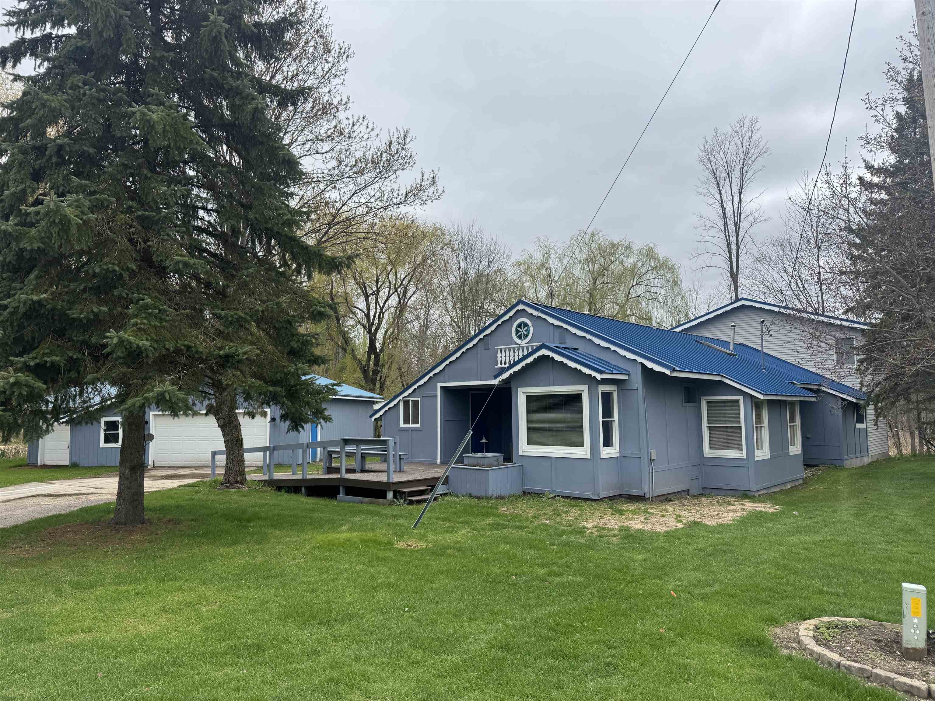 337 Henderson Court — photo