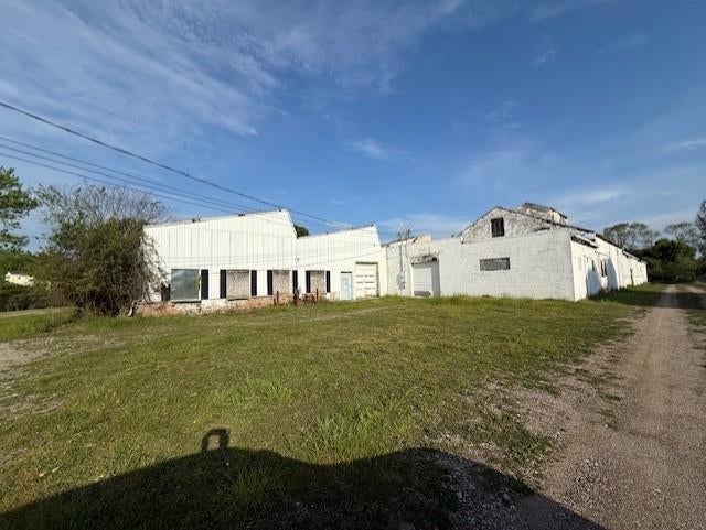 700 W End Street — photo