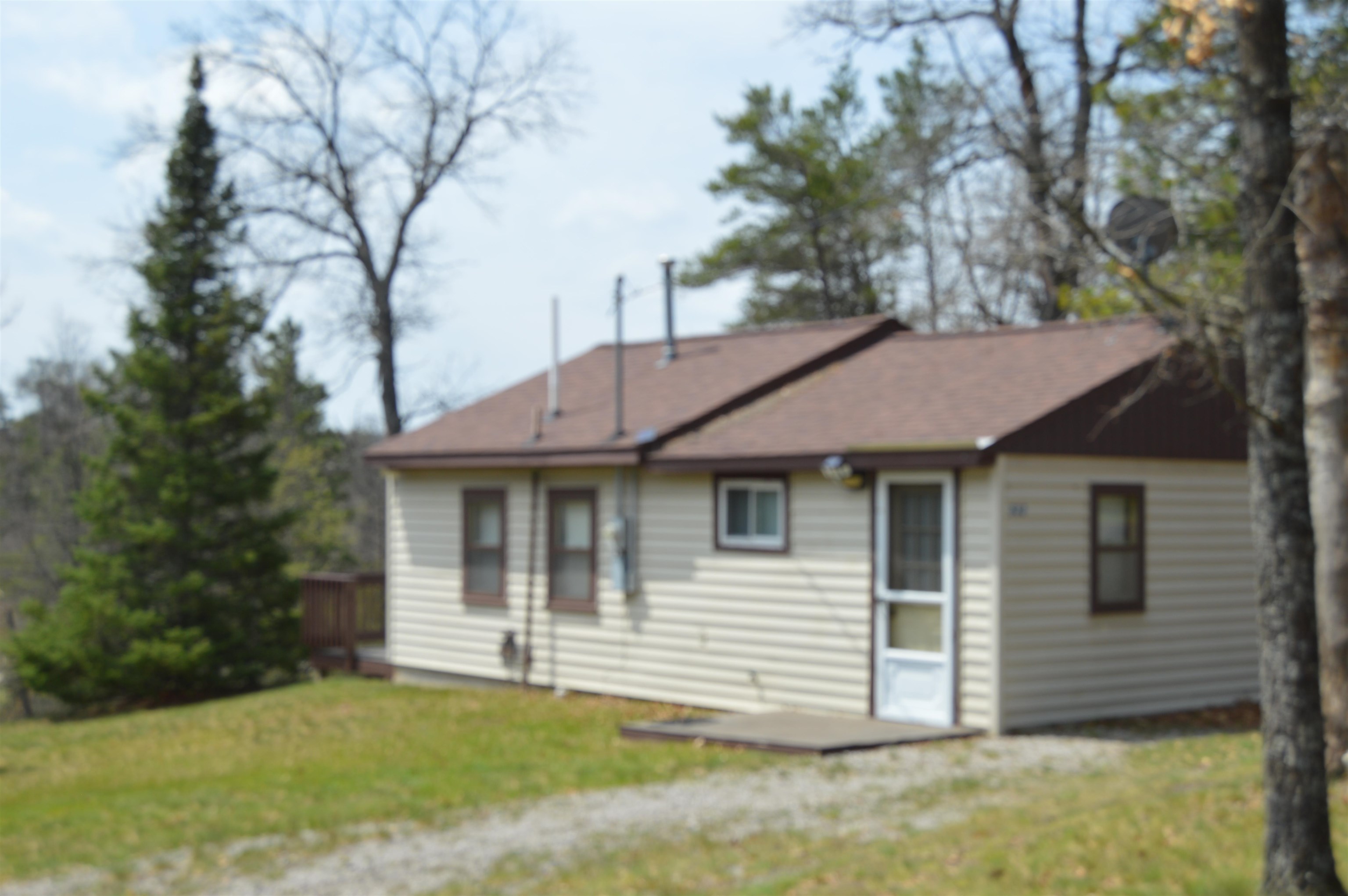 832 Hillcrest Drive — photo