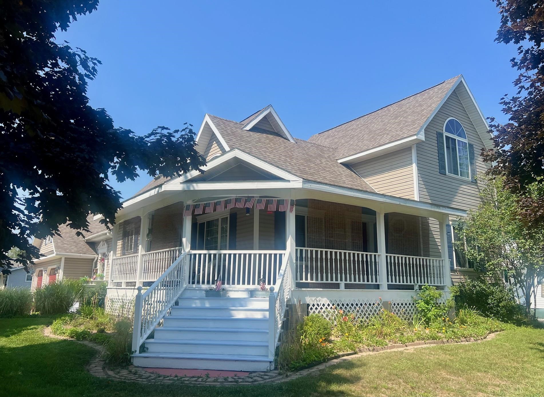 200 W Franklin Street — photo