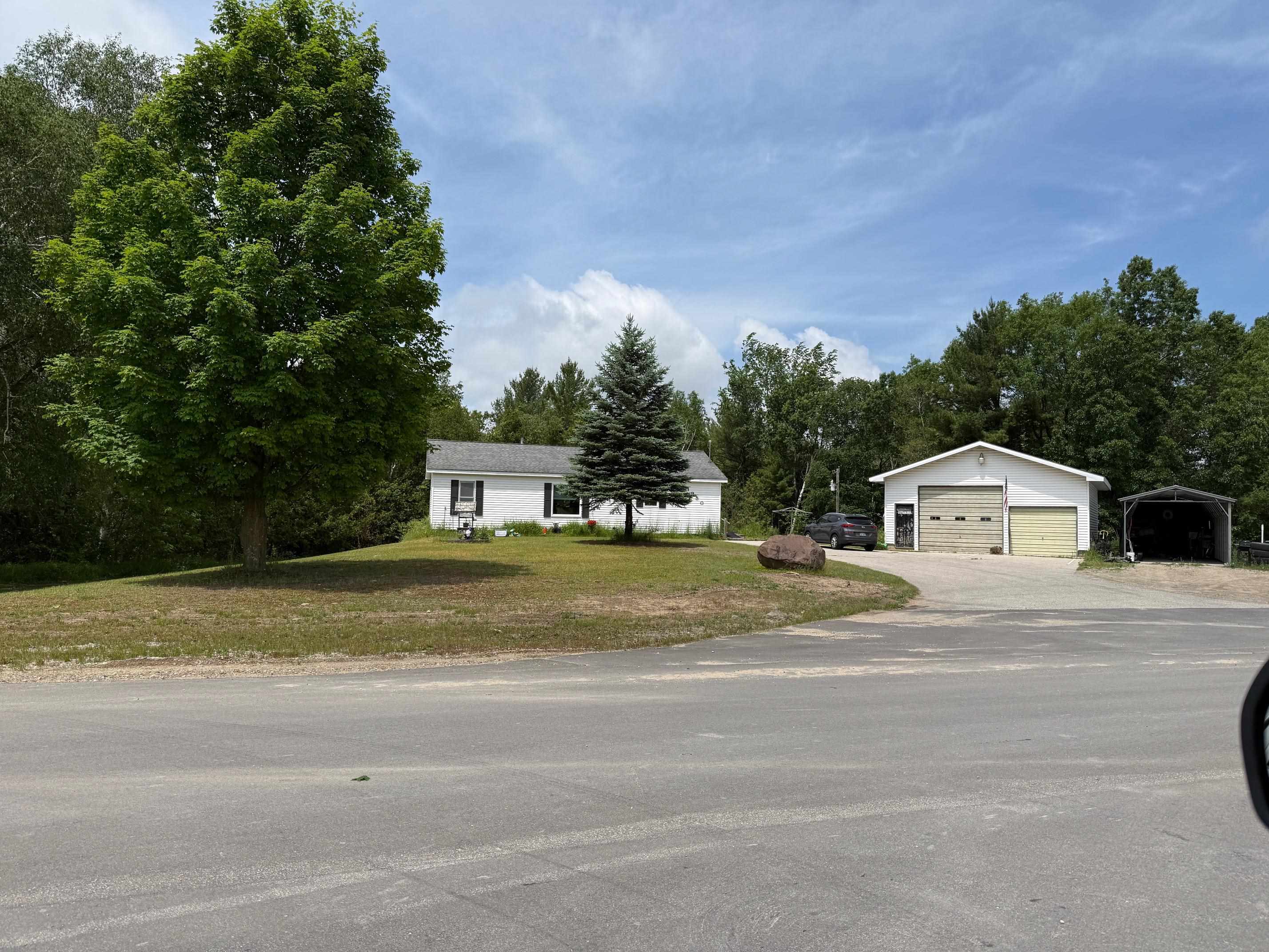 1950 Vanderlip Road — photo