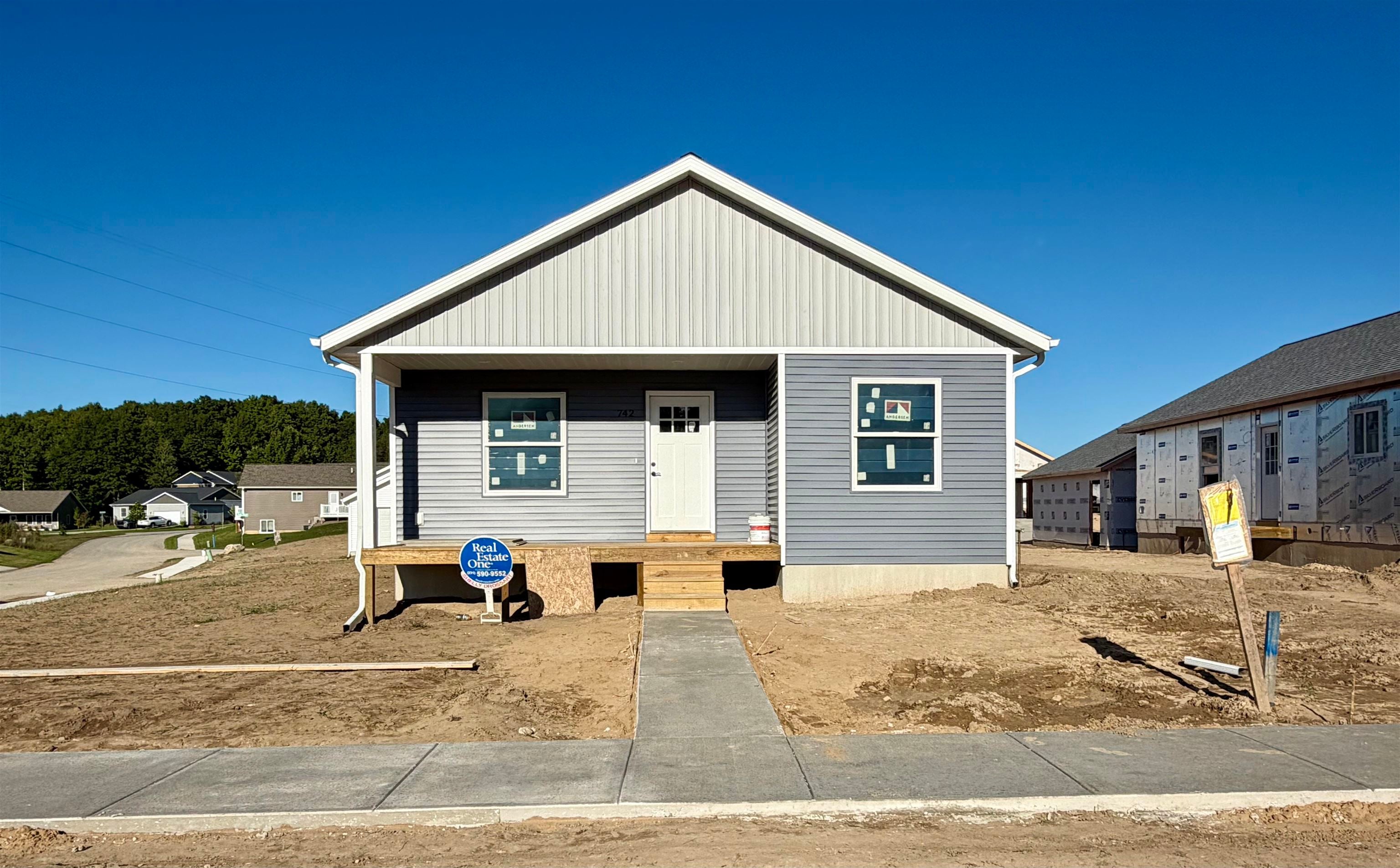 742 Ashland Drive — photo