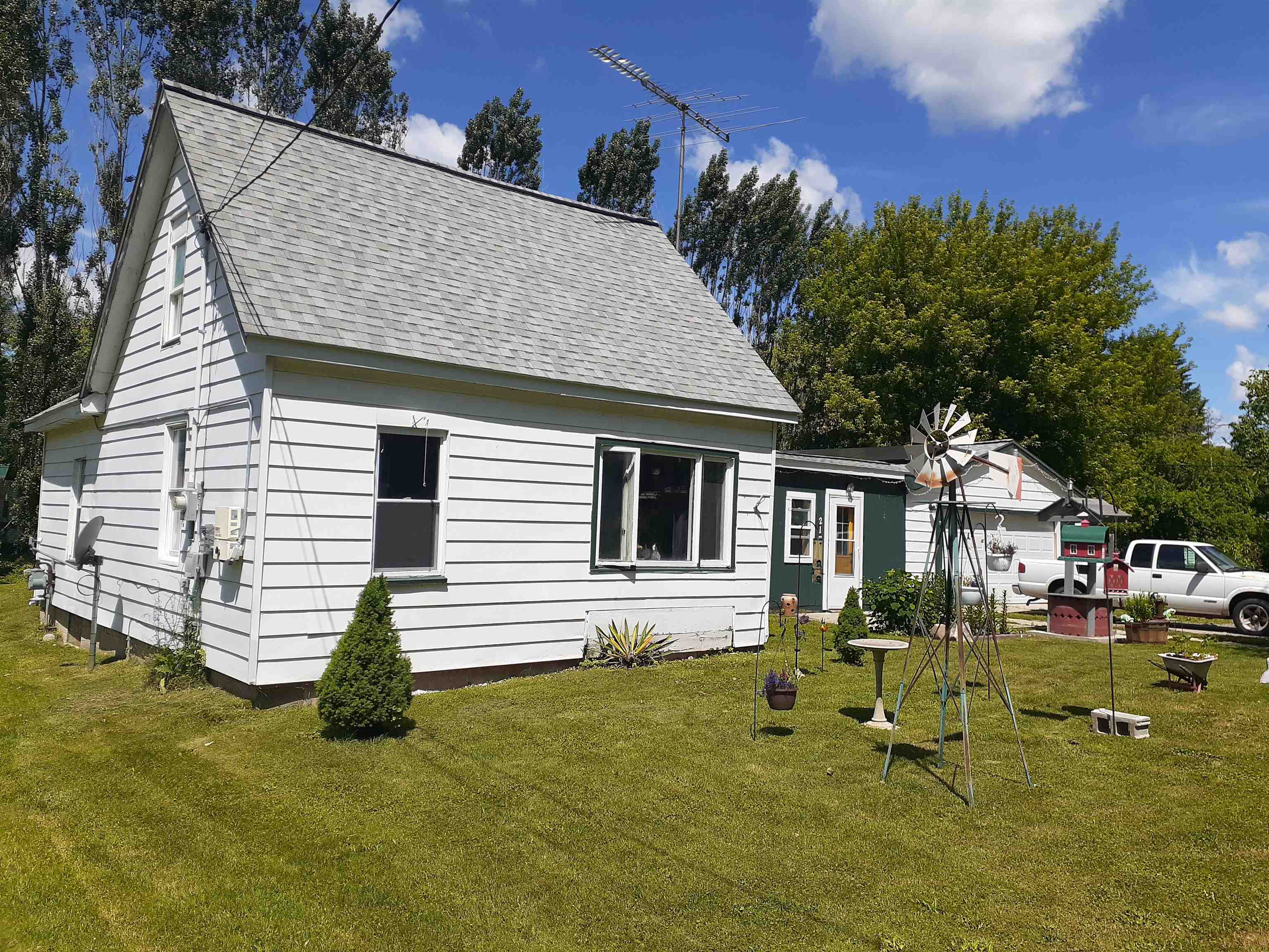 217 Clyde Street — photo
