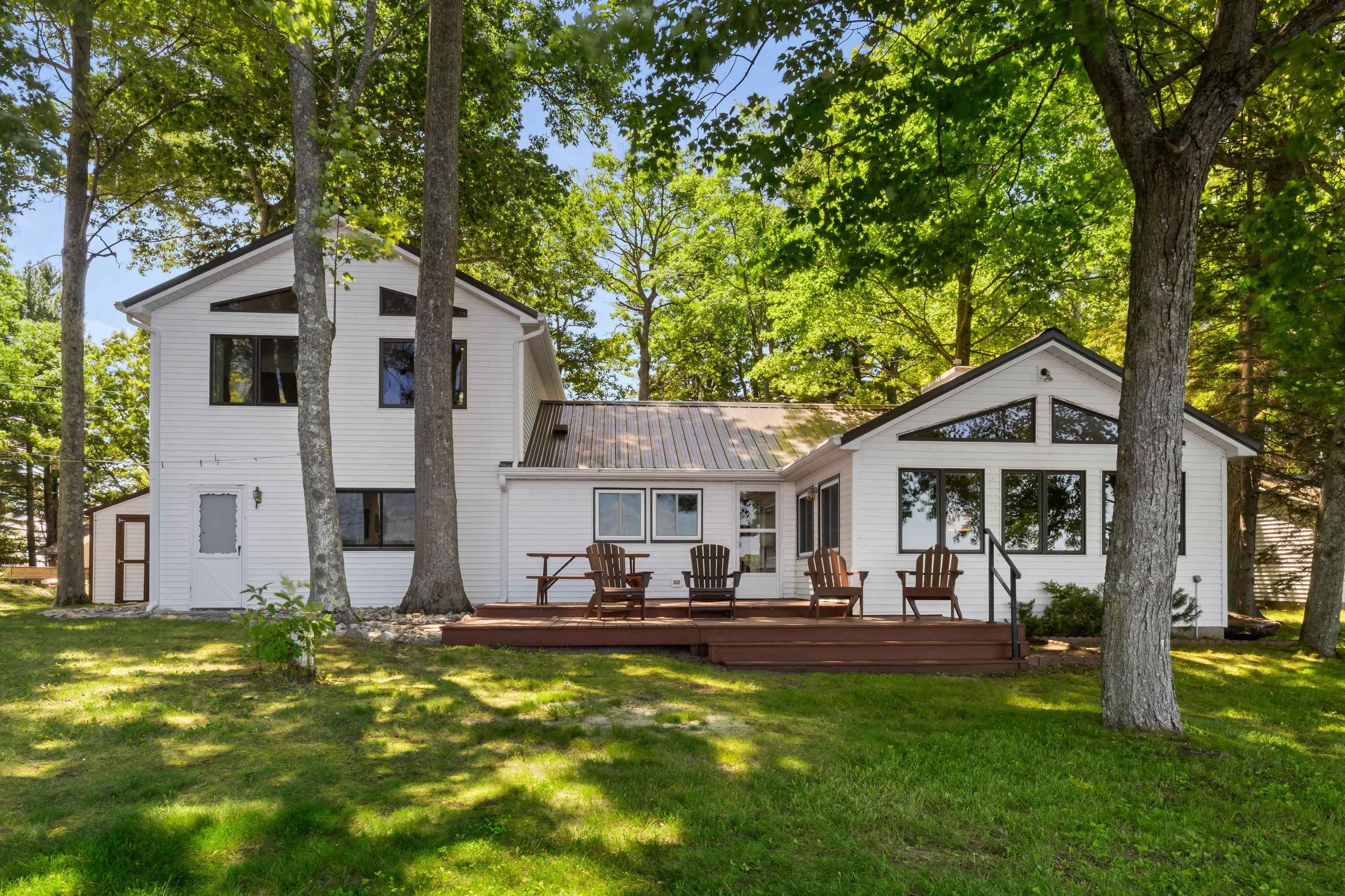 4871 Lakeview Drive — photo