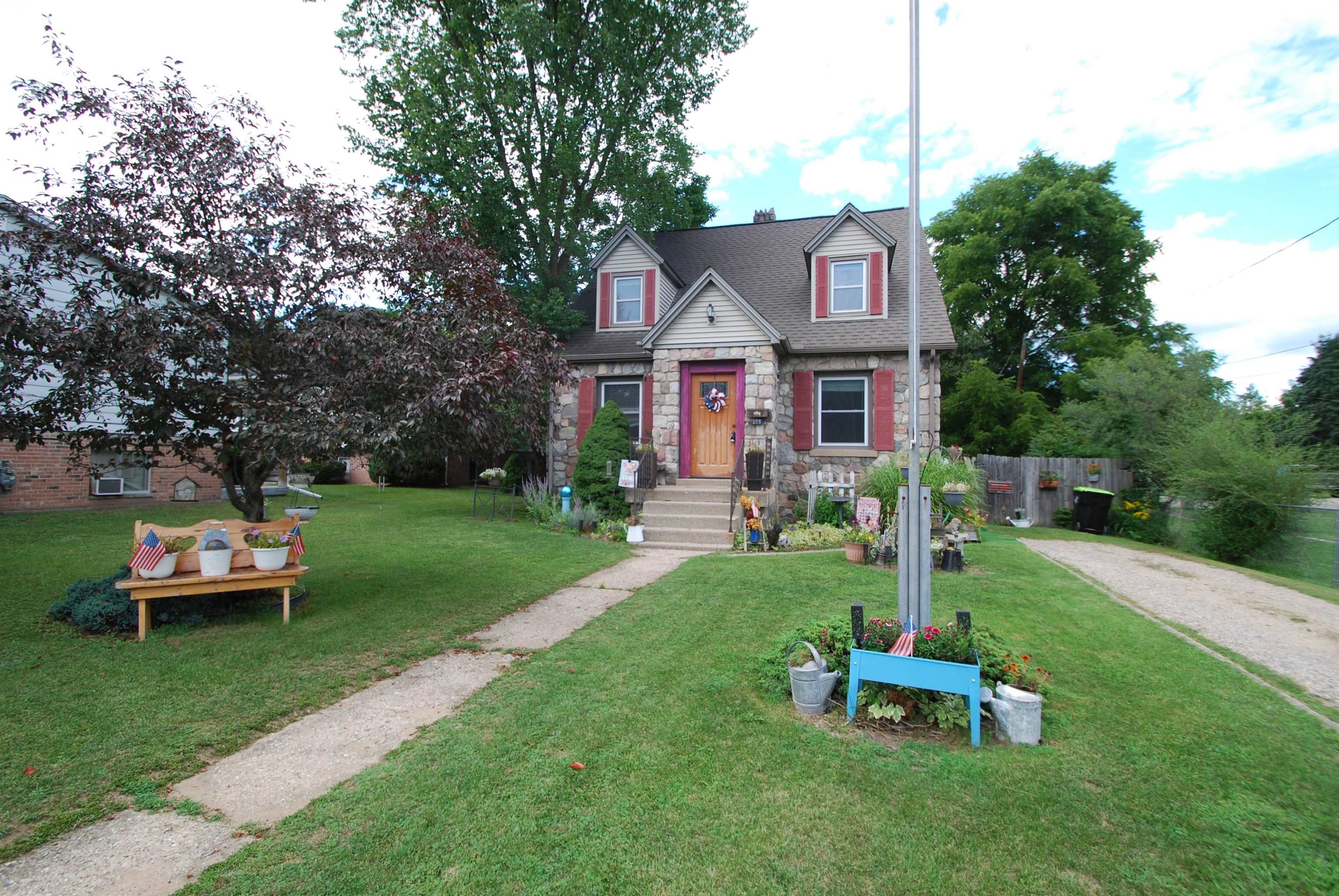 135 Carpenter Street — photo