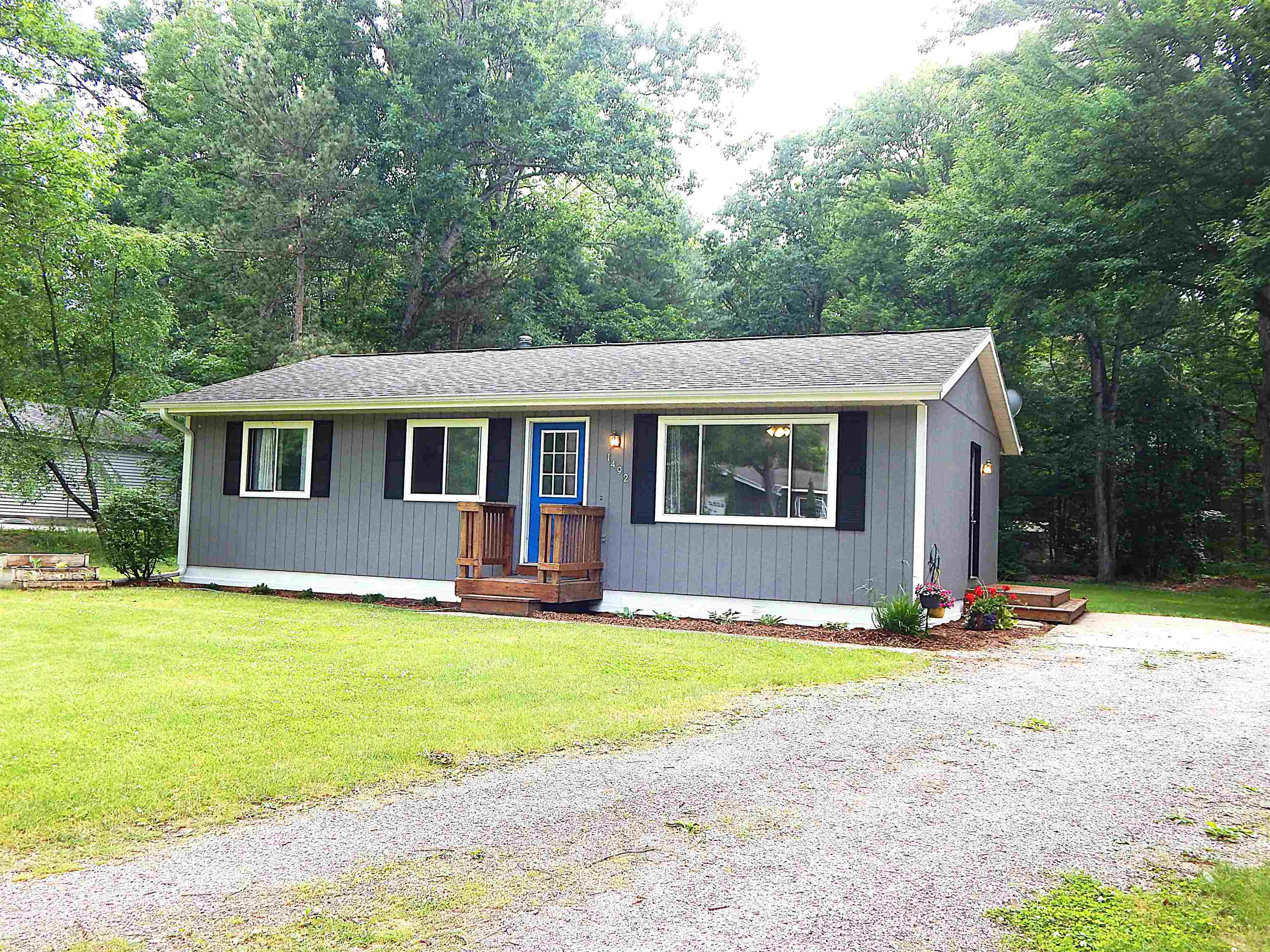 1492 Innwood North — photo
