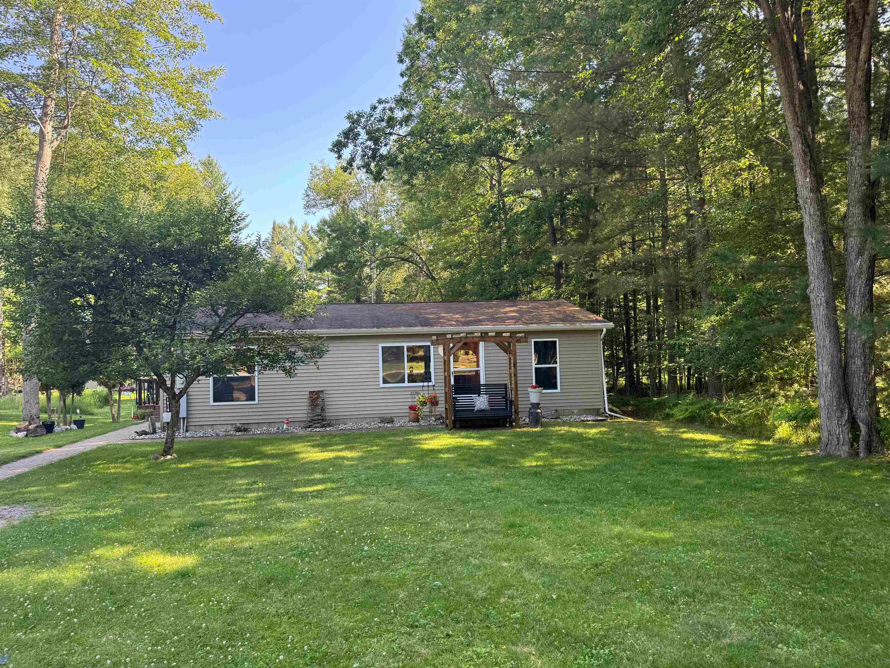 1816 Onondaga Trail — photo