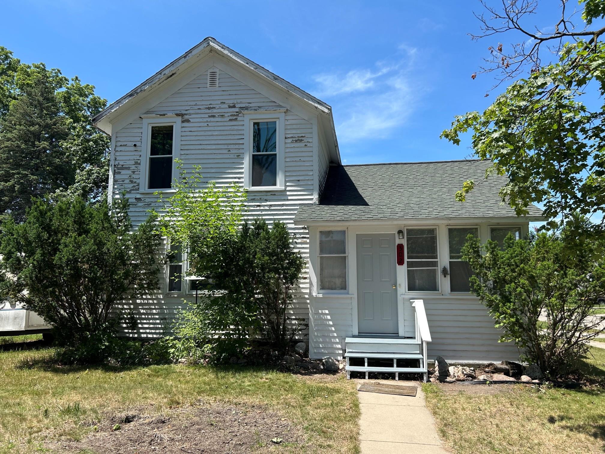302 S Pine Street — photo