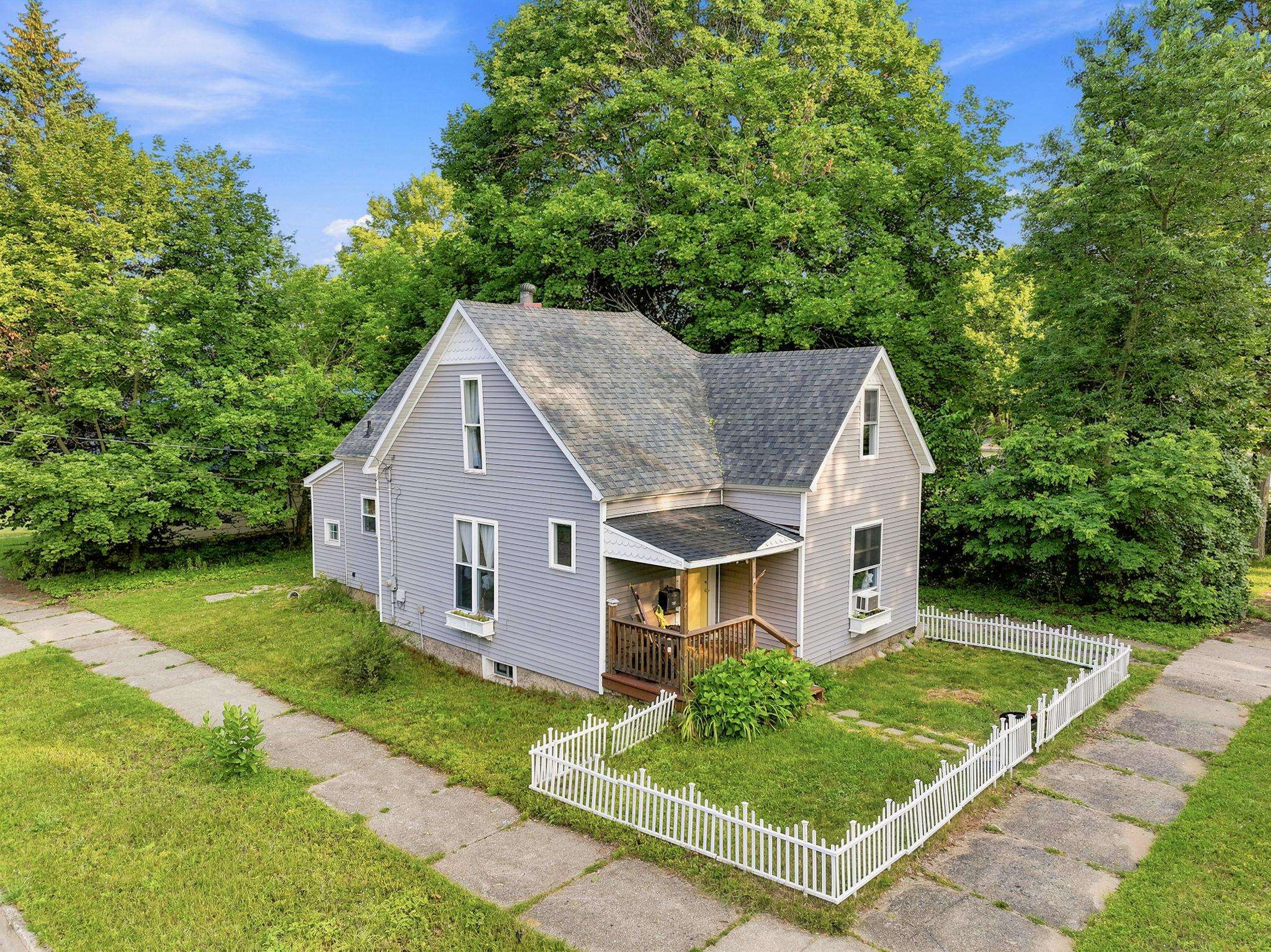 901 Ernst Street — photo