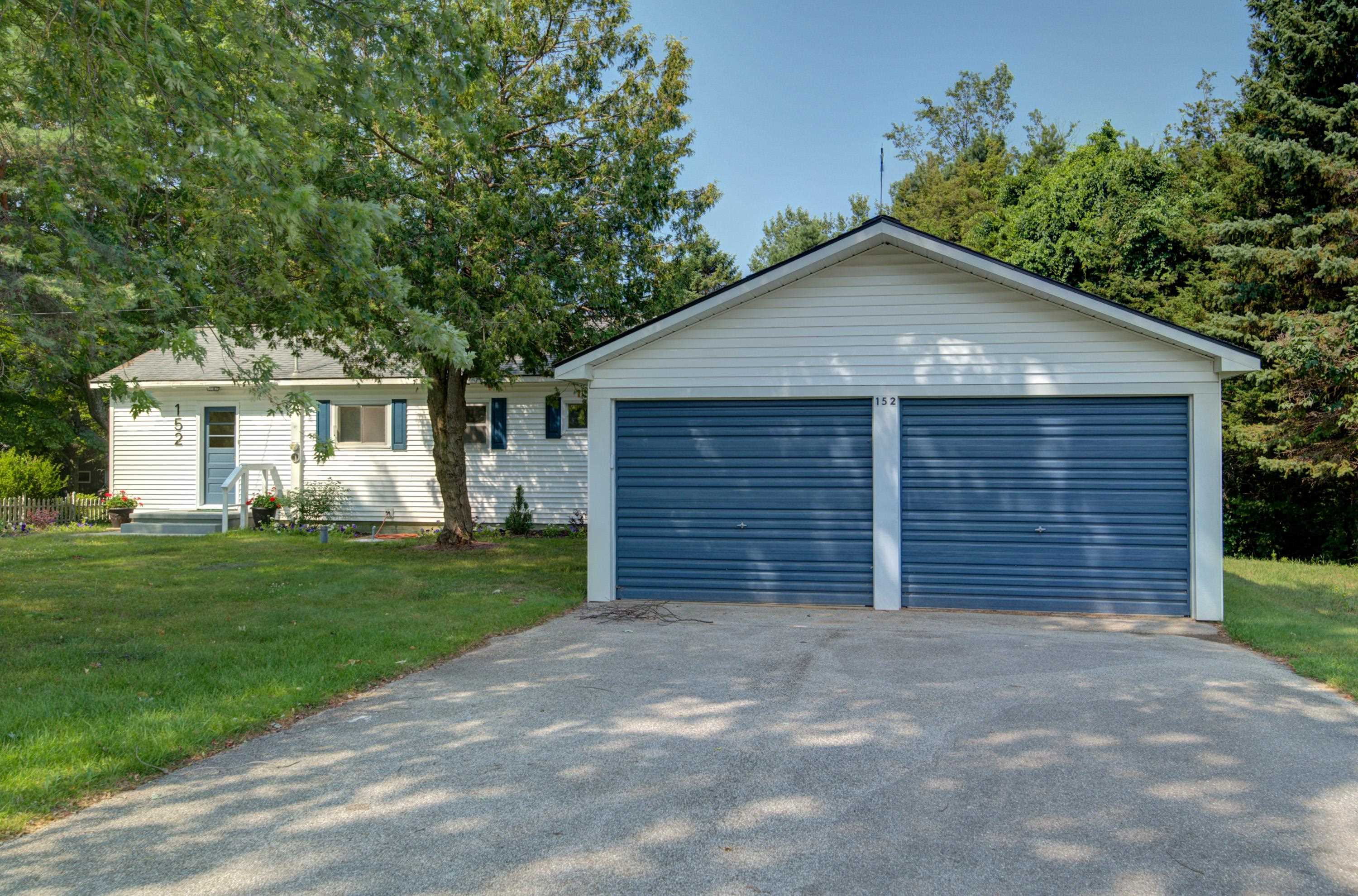 152 Sunset Drive — photo