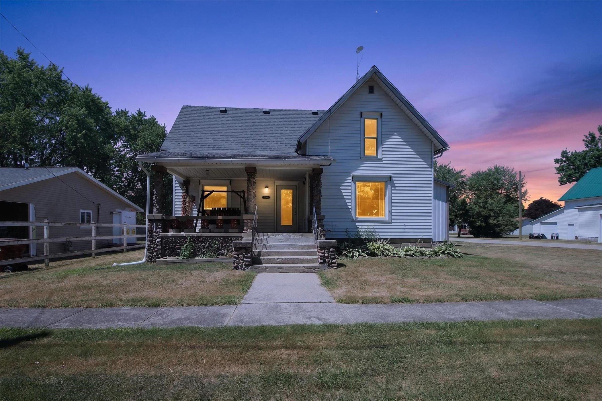 204 S Hodges Drive — photo