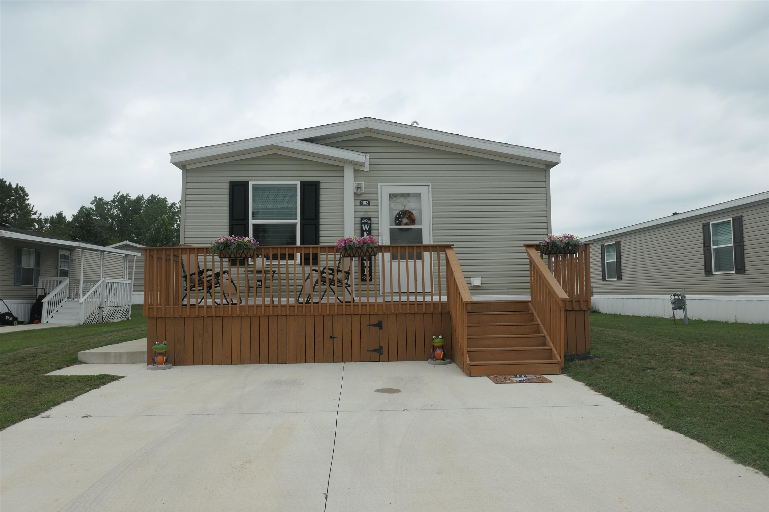 1162 Wellington Drive — photo
