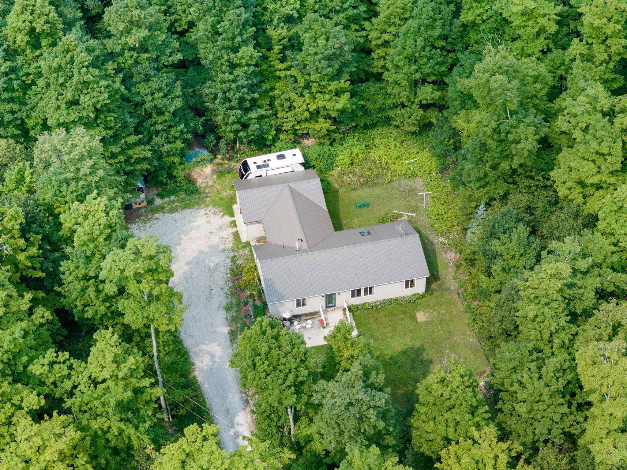 3652 S Schomberg Road — photo