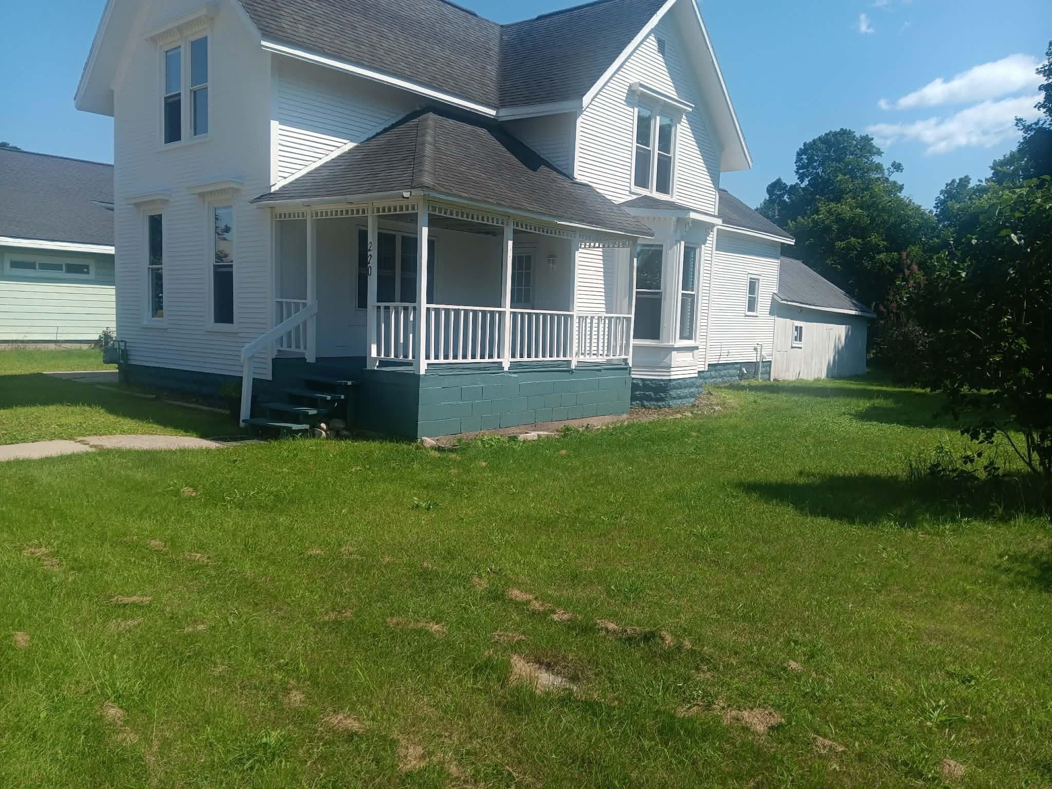 220 E State Street Lot: 4 & 5 — photo