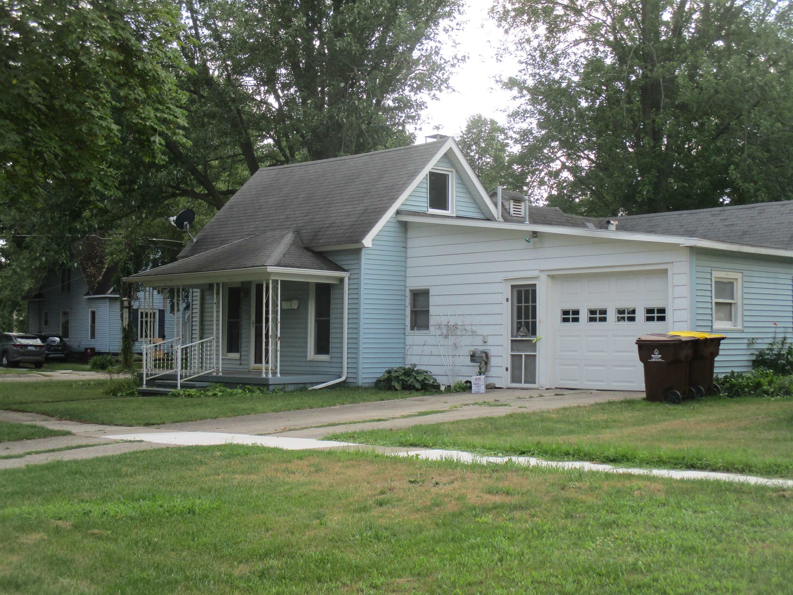 601 N River Avenue — photo