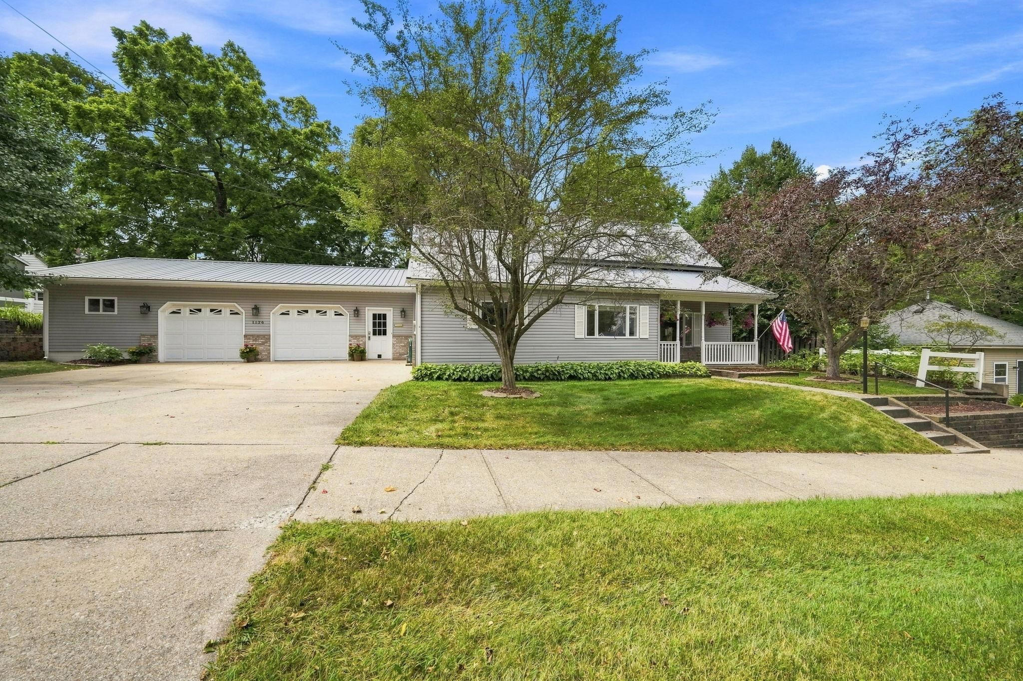 1126 Laurel Street Lot: 32 — photo