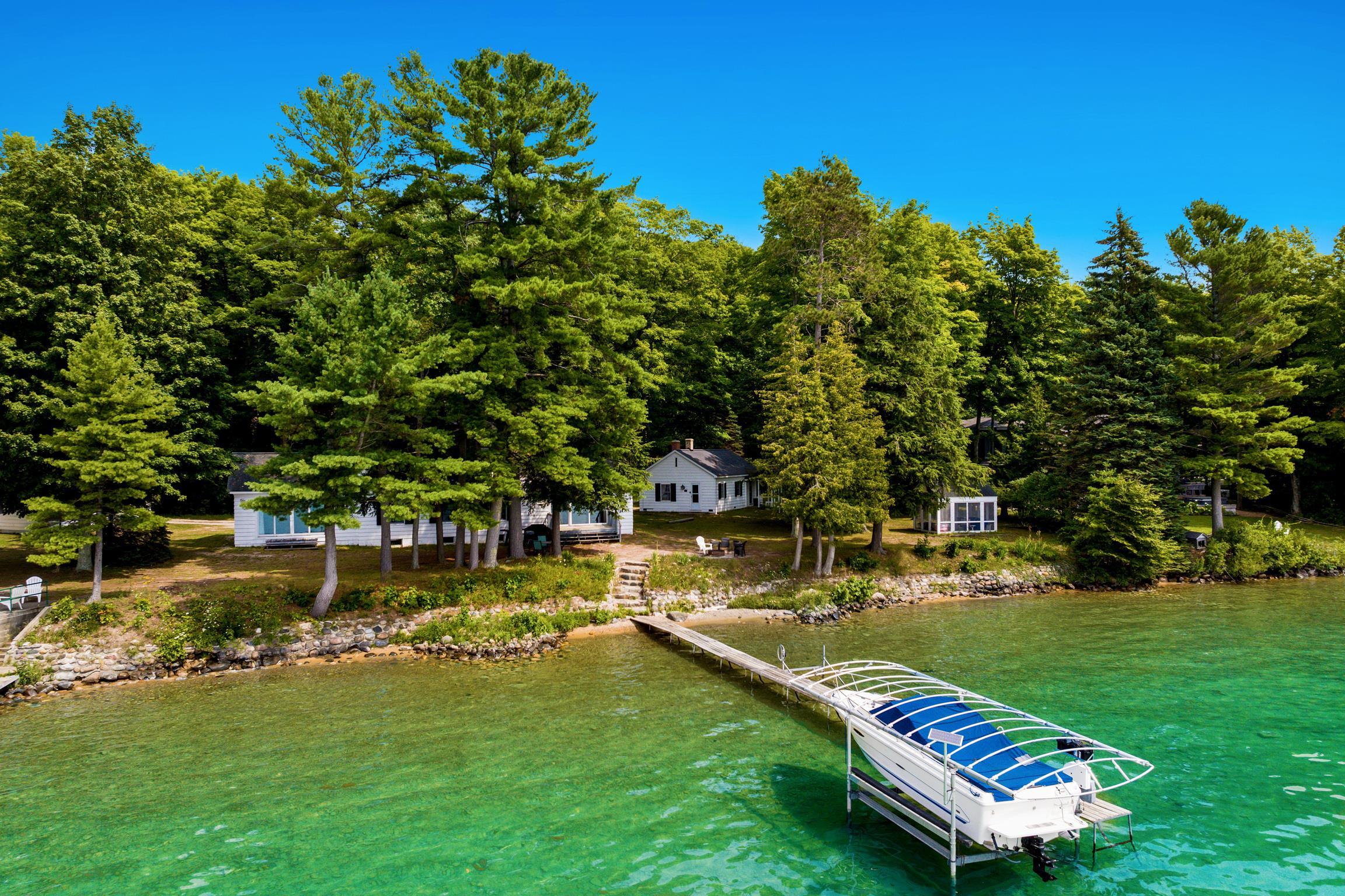 7356 SE Torch Lake Drive — photo