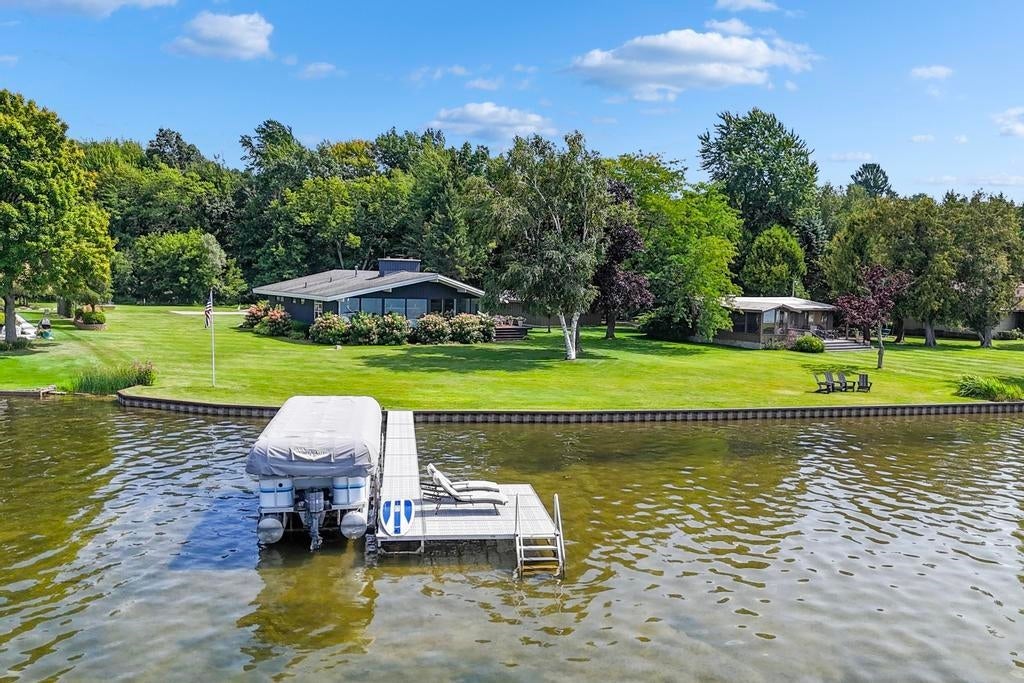 3748 E Duck Lake Road — photo