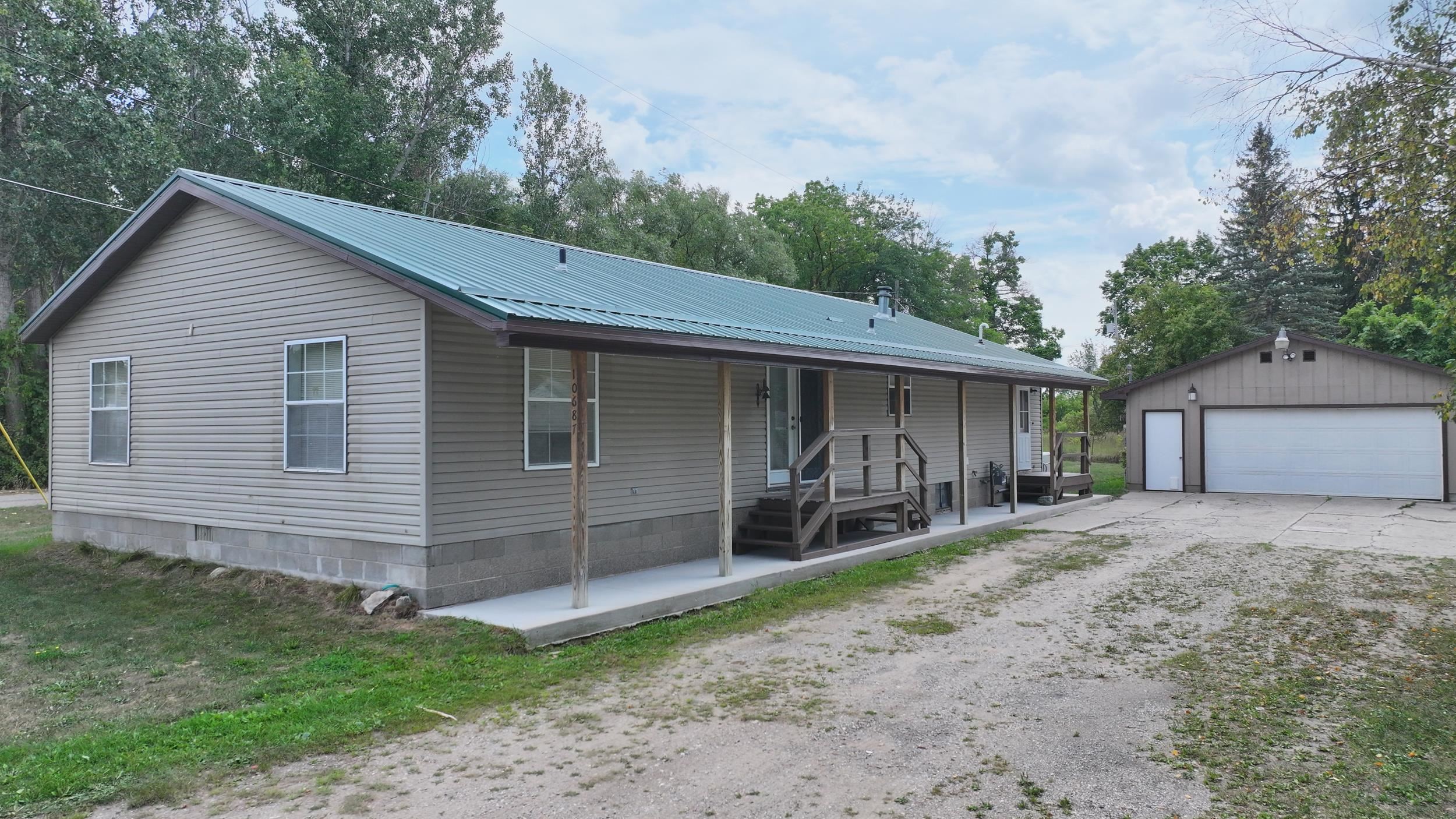10687 Dwight Street — photo