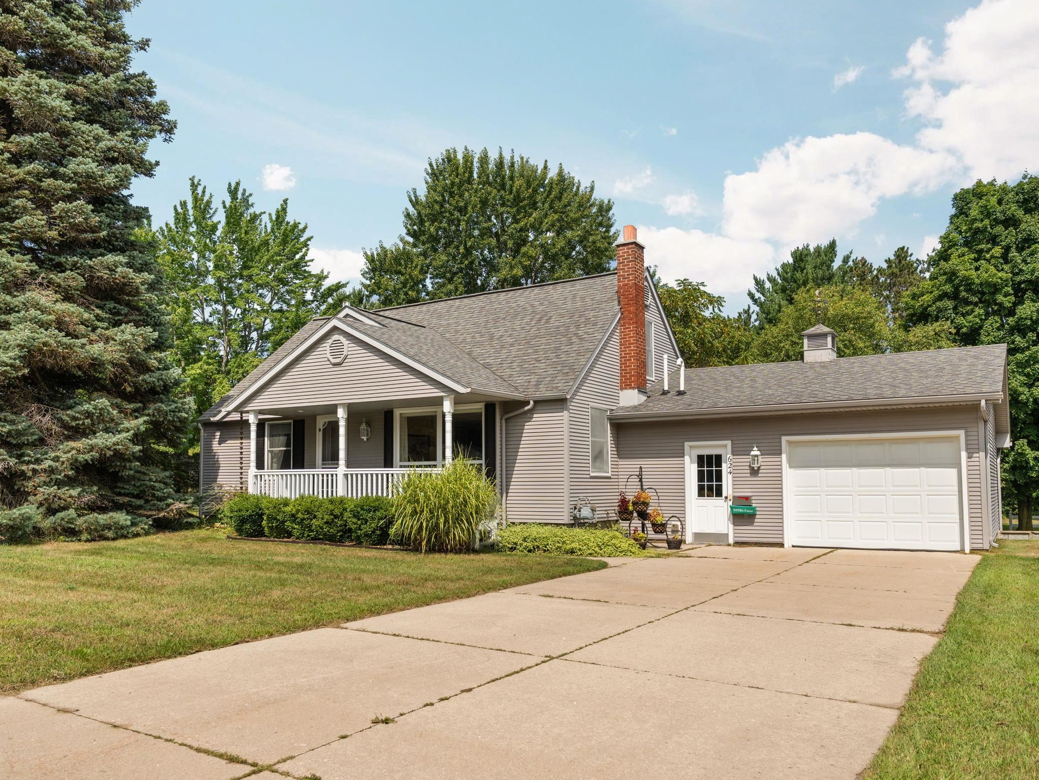 624 Fenton Street — photo