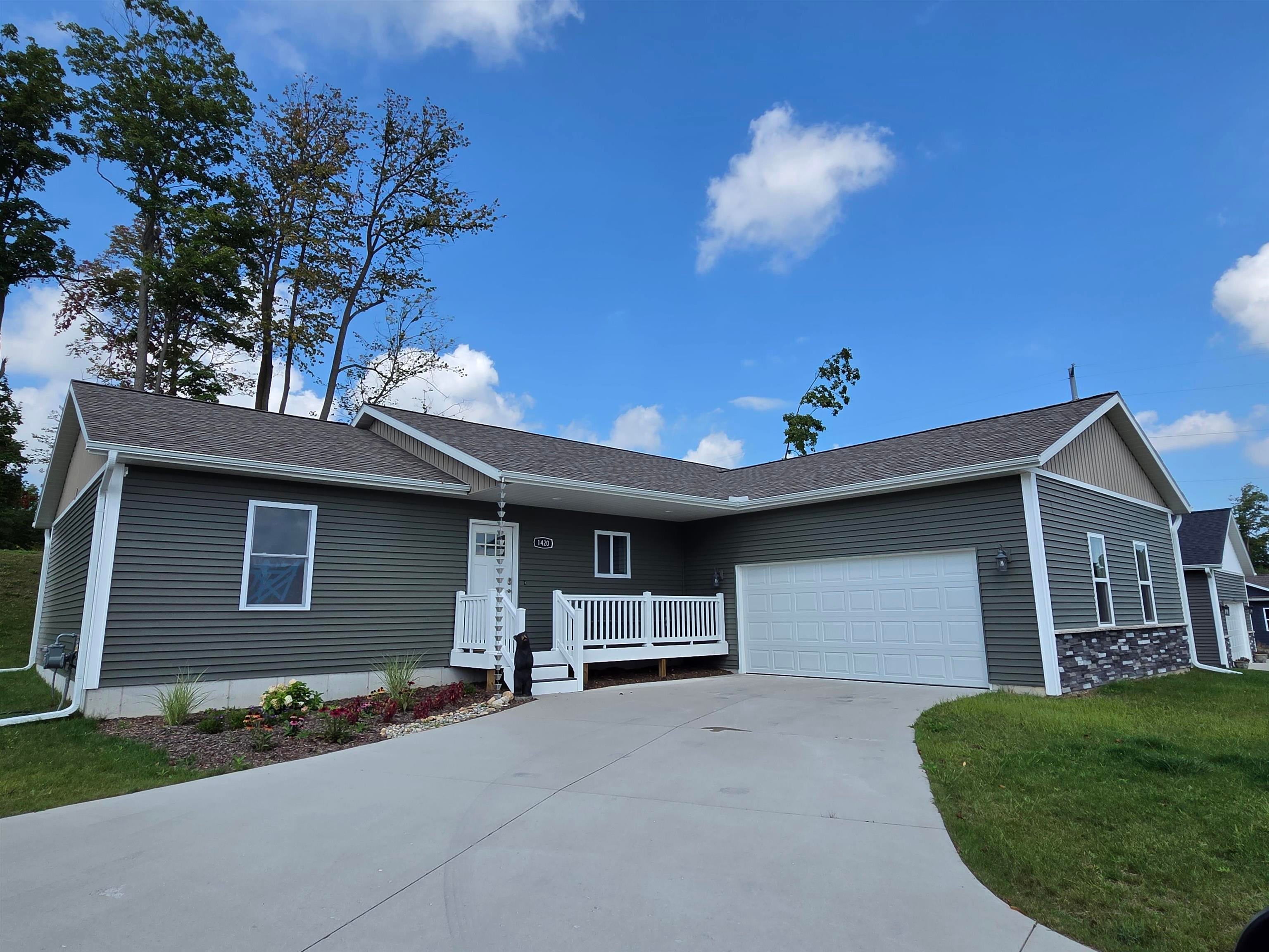 1420 Umber Drive — photo