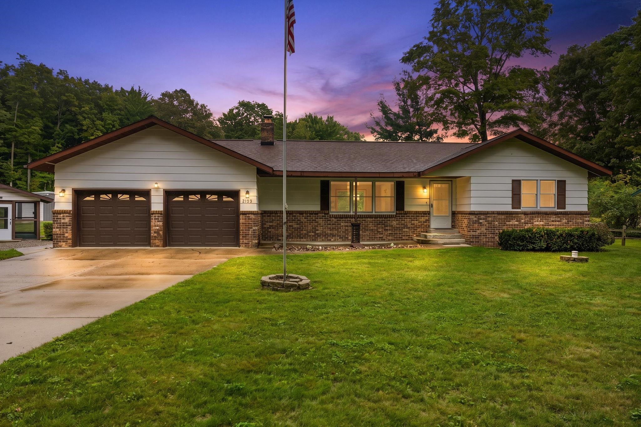 5182 E Shore Drive — photo