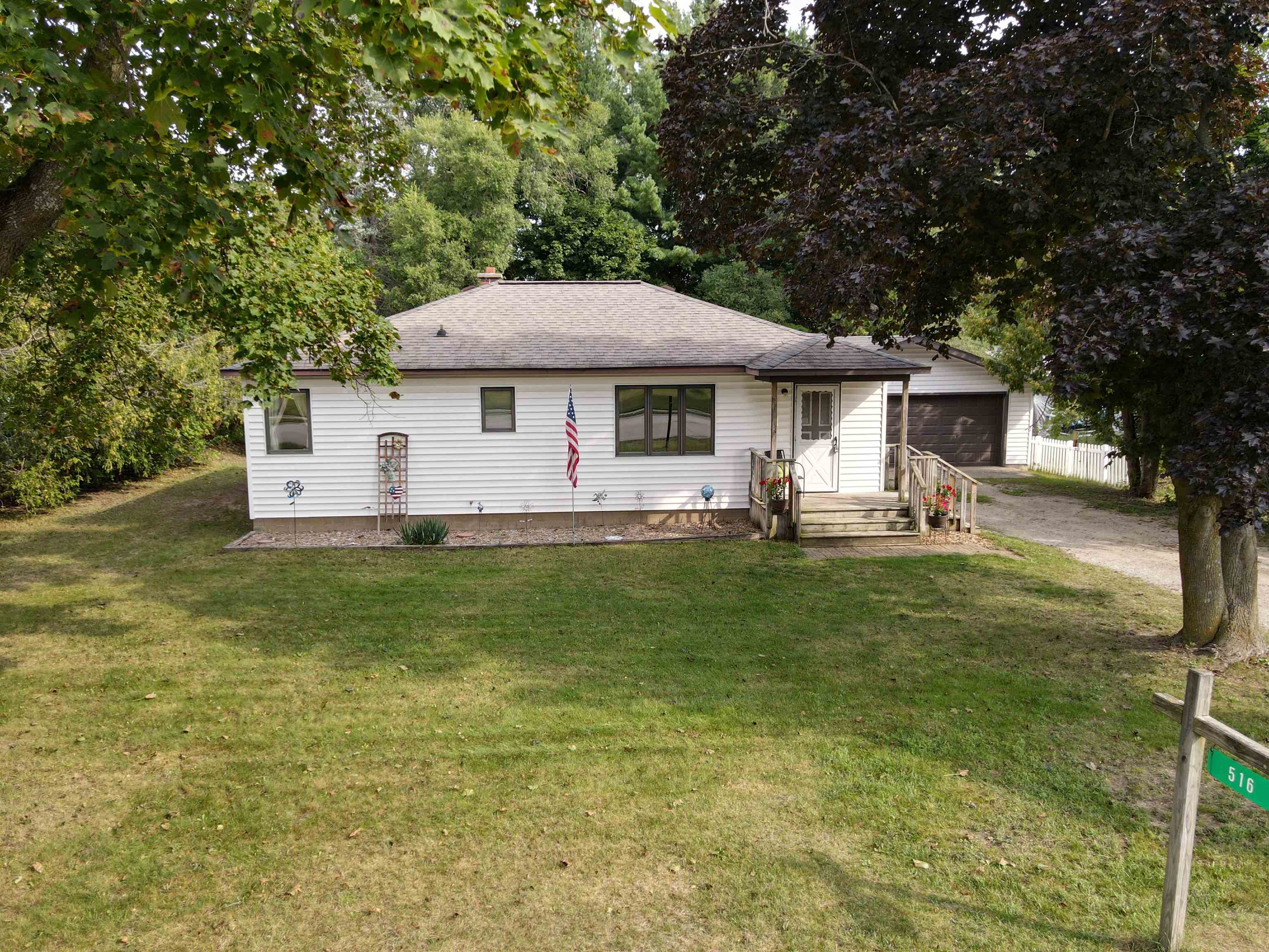 516 Fenton Street Lot: 5+ — photo
