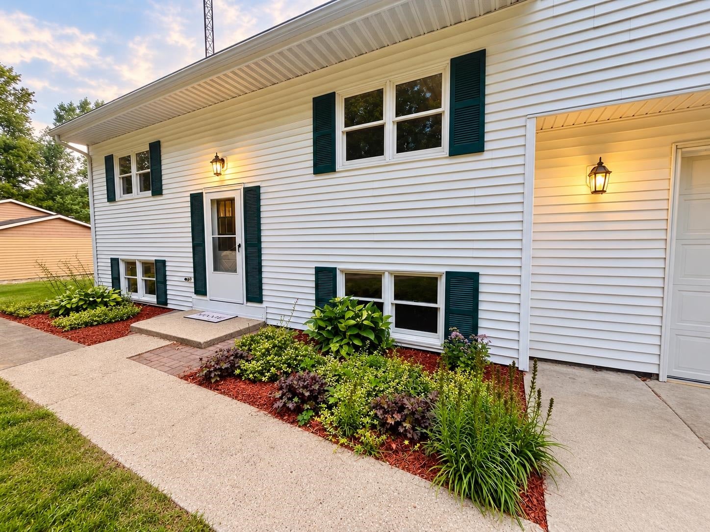 8901 Lake Ann Road — photo