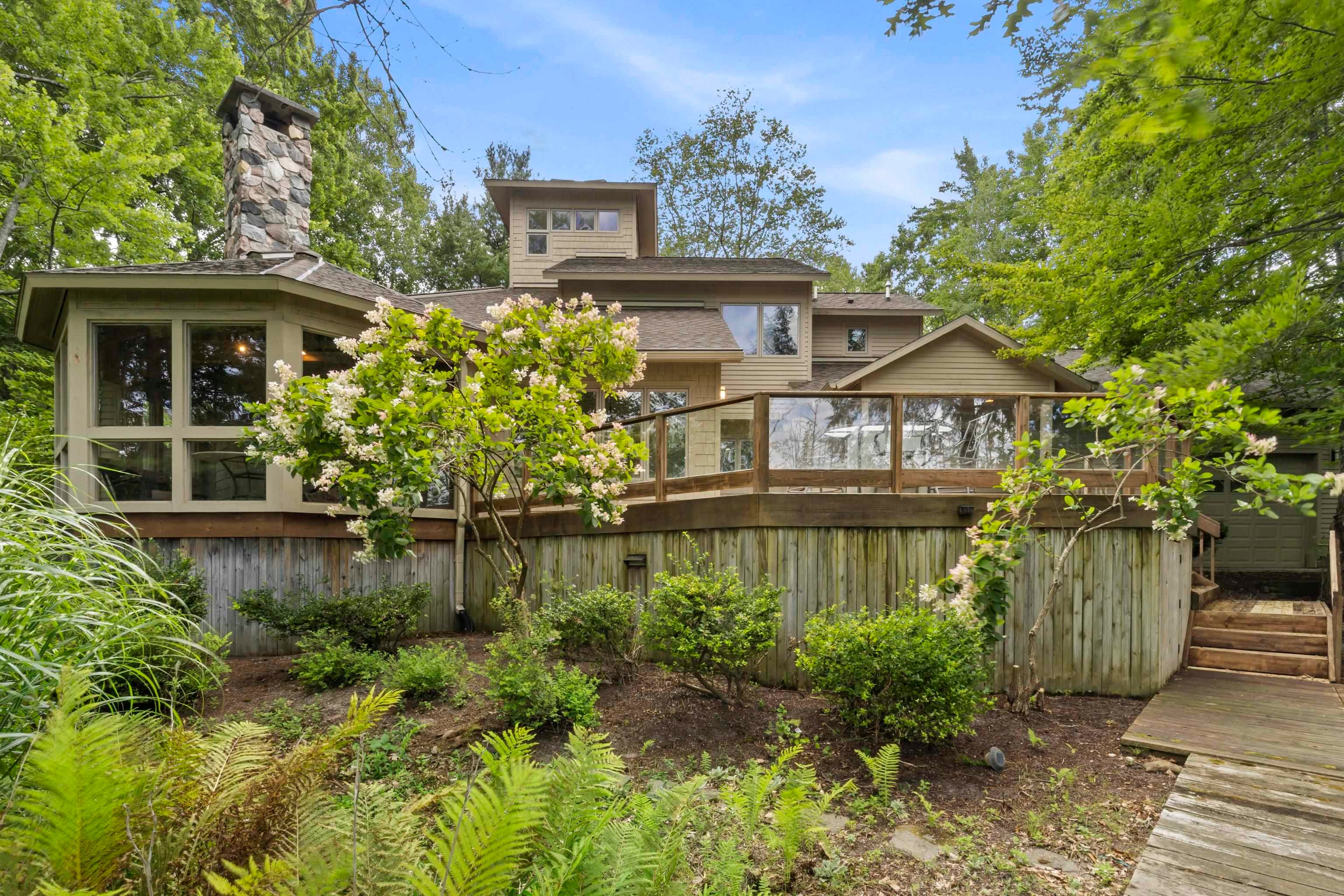 10376 Harmony Drive — photo