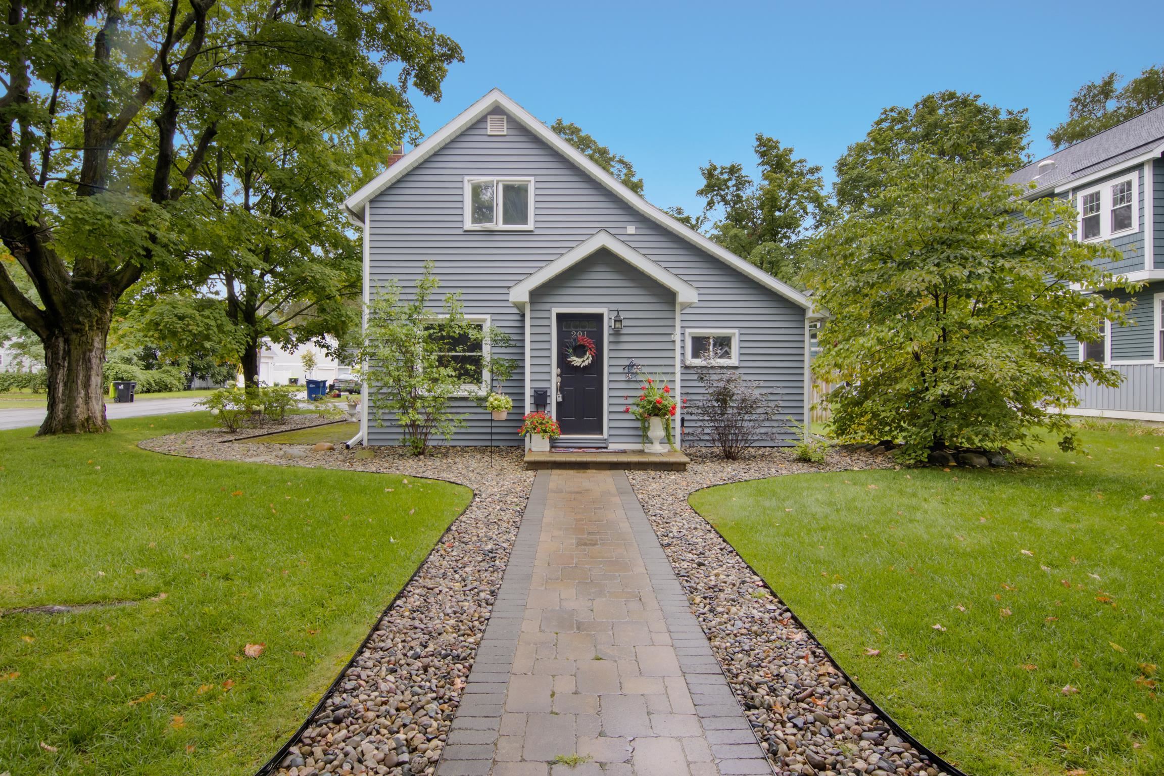 201 W Fifteenth Street Lot: 15,17 — photo