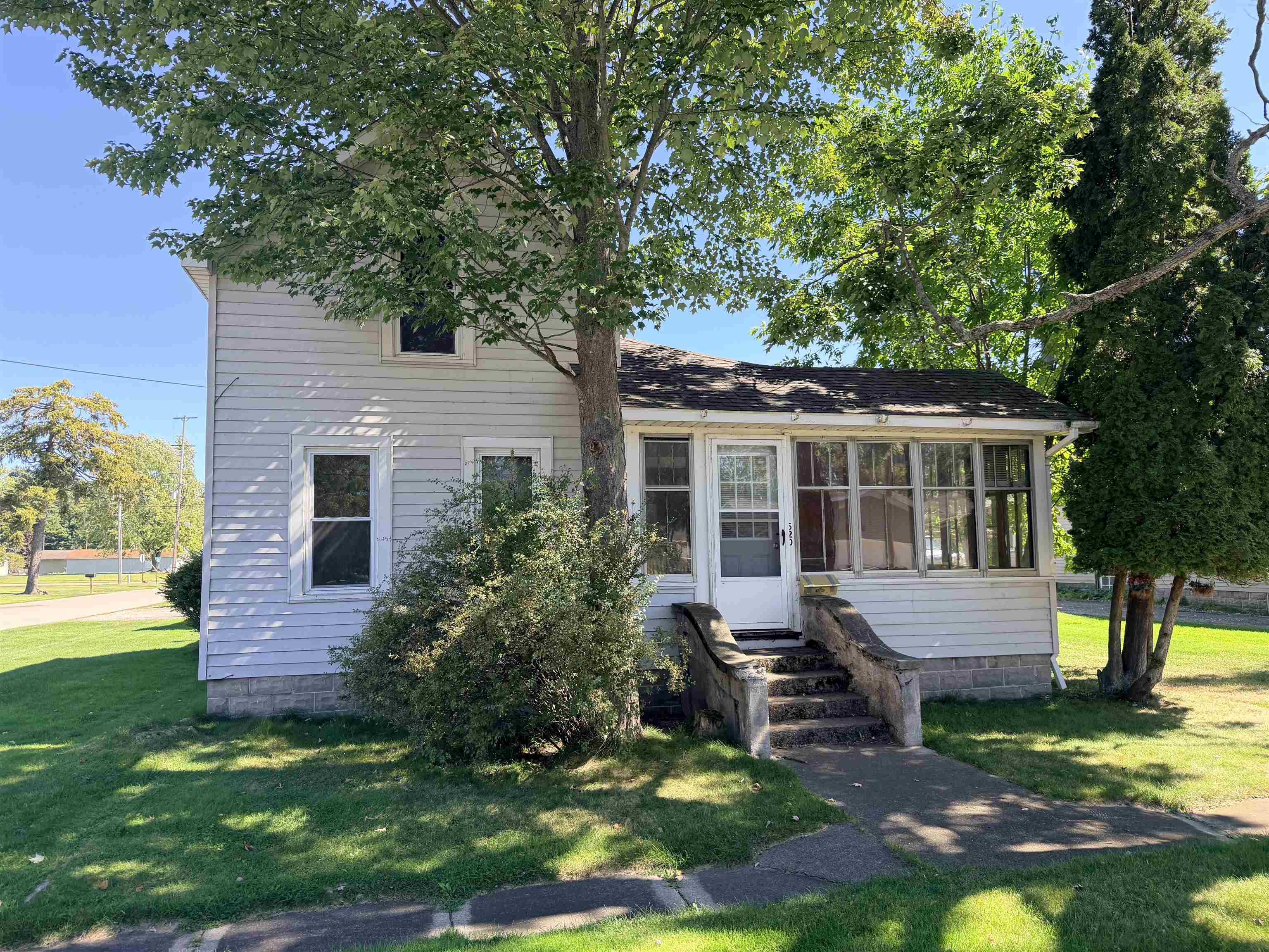 520 Tawas Street — photo