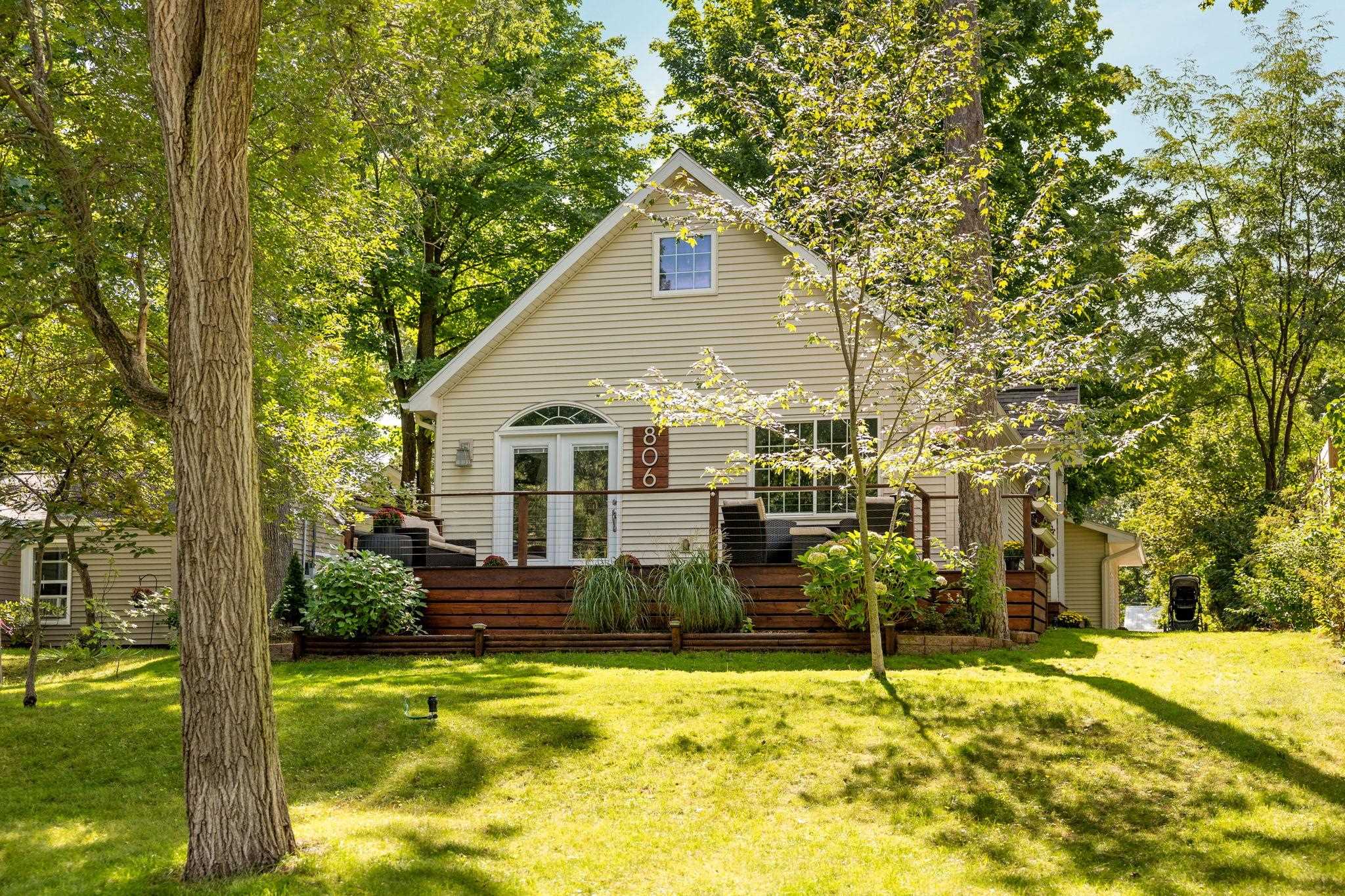 806 Indian Trail — photo