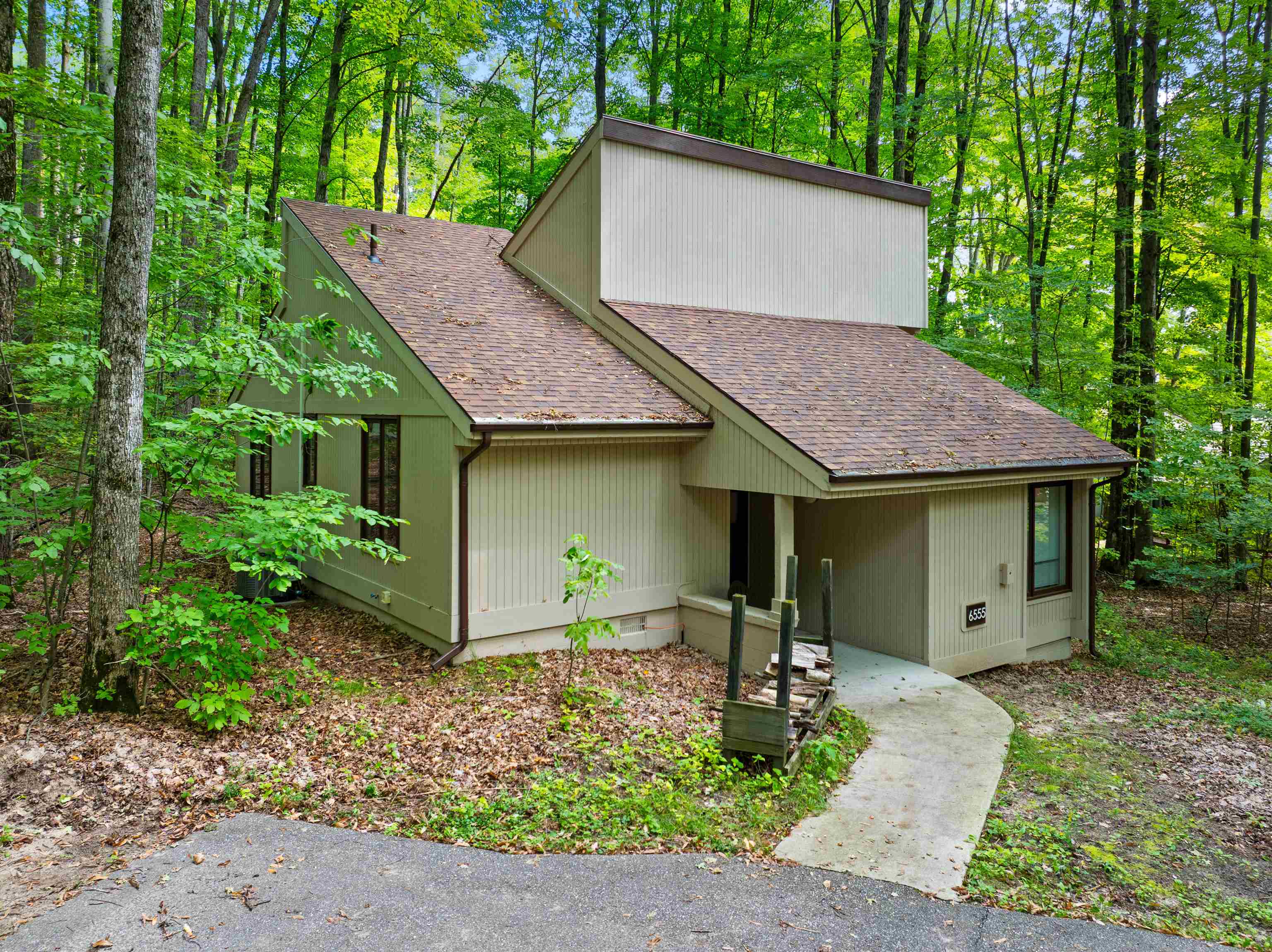 6555 Kliffendorf Drive — photo