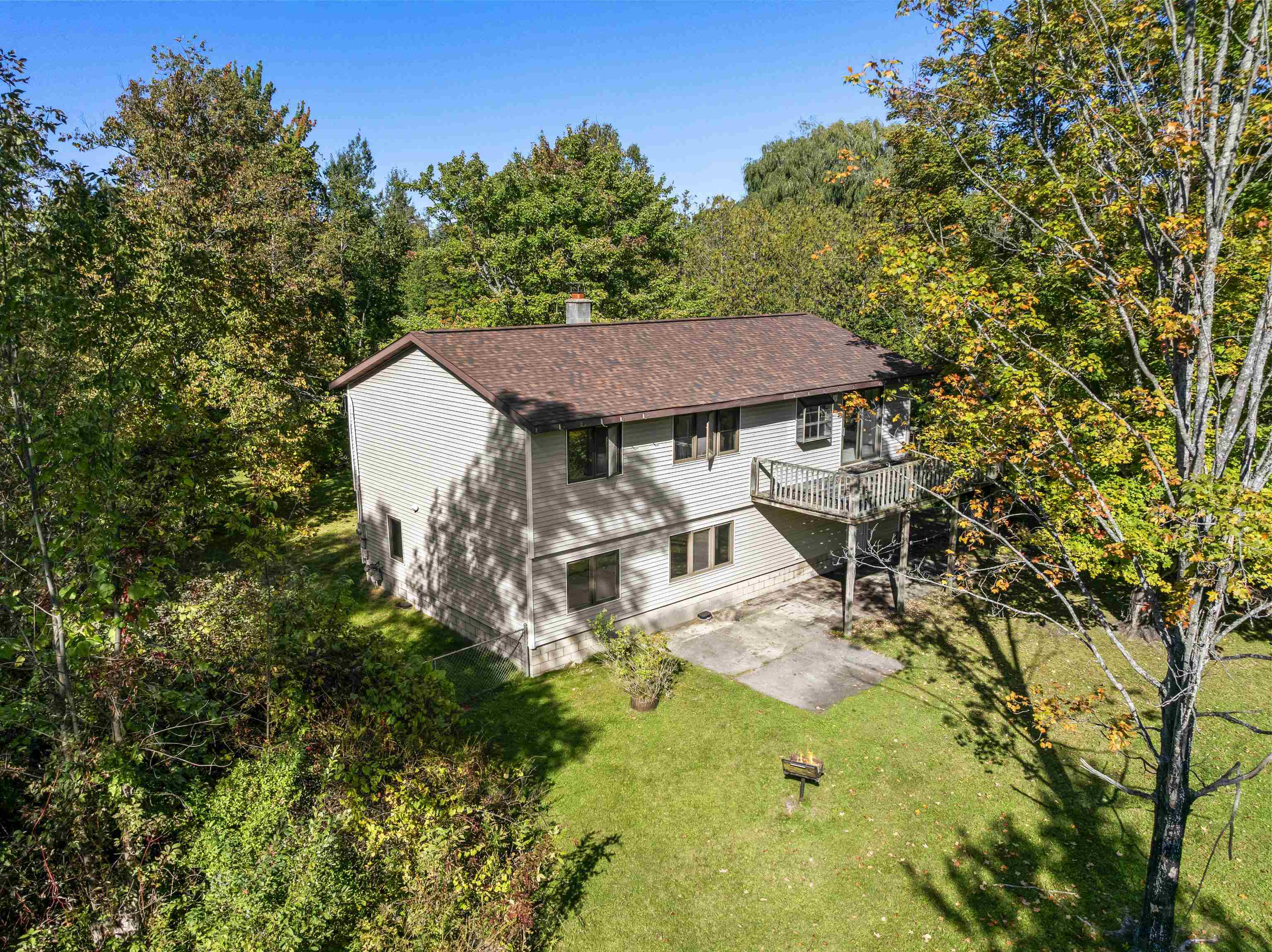 4477 Mollineaux Road — photo