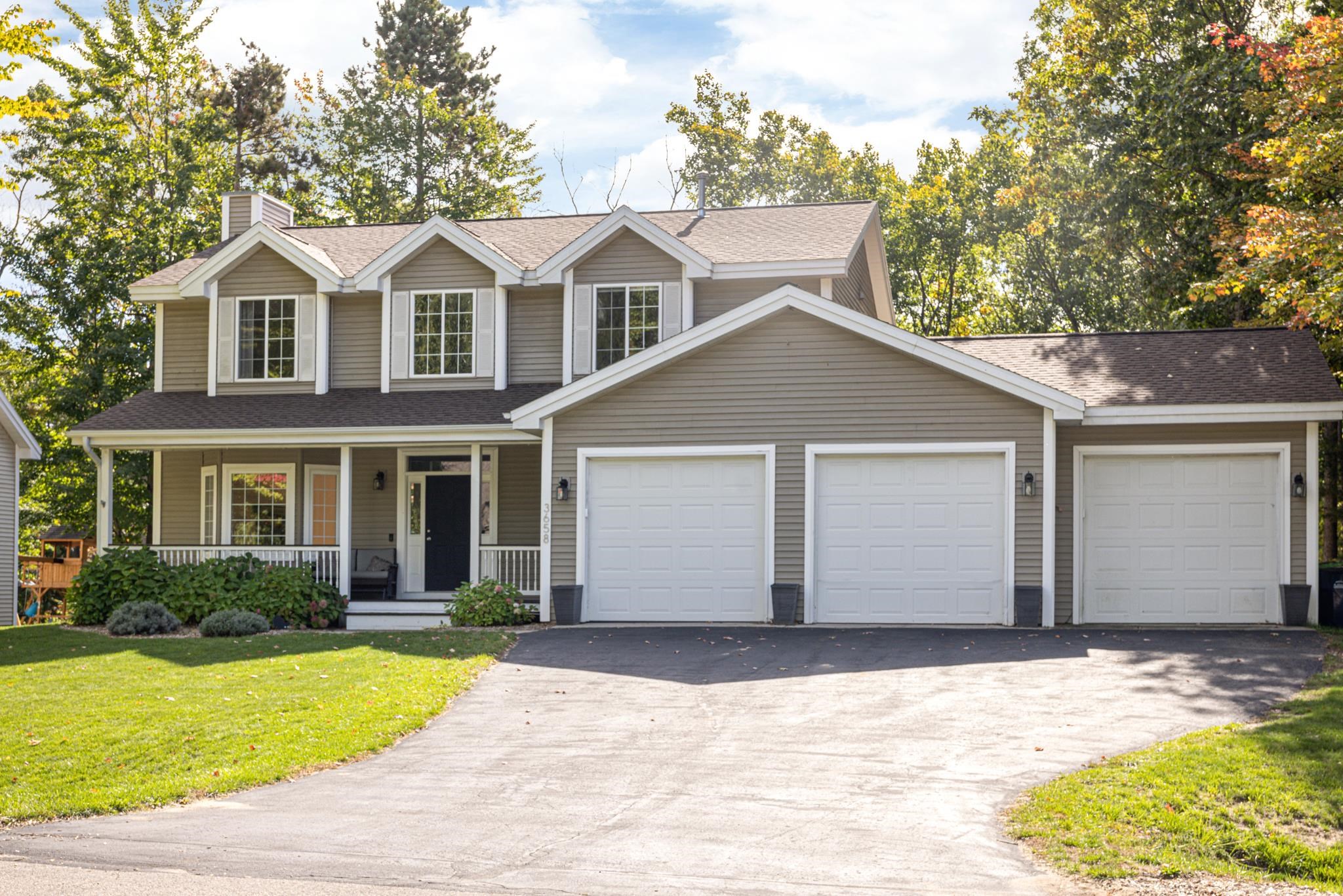 3658 Oxford Drive — photo