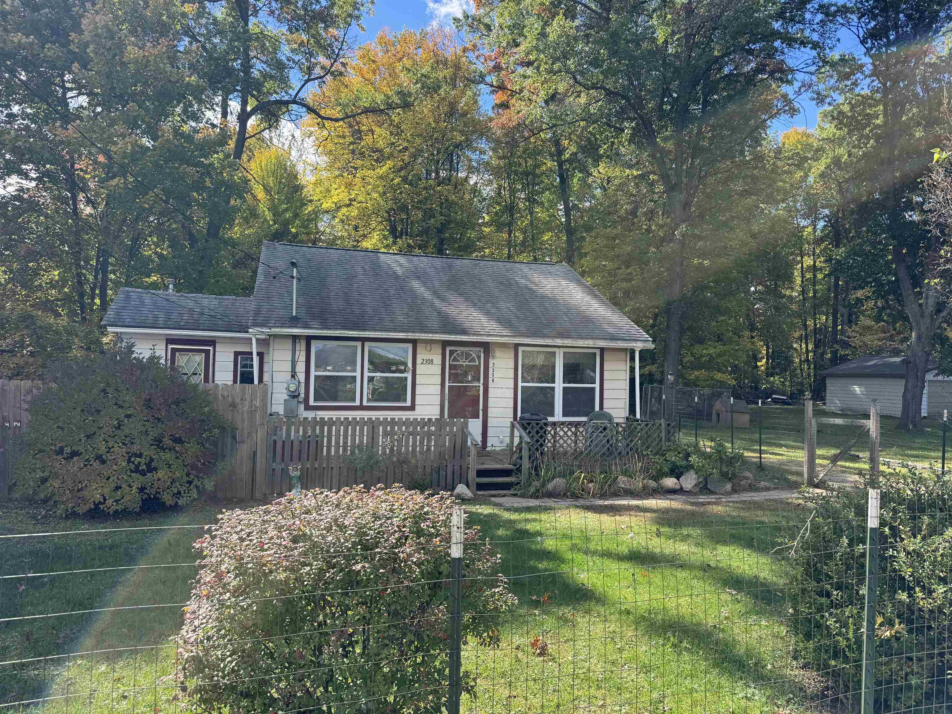 2308 E Ridge Drive — photo