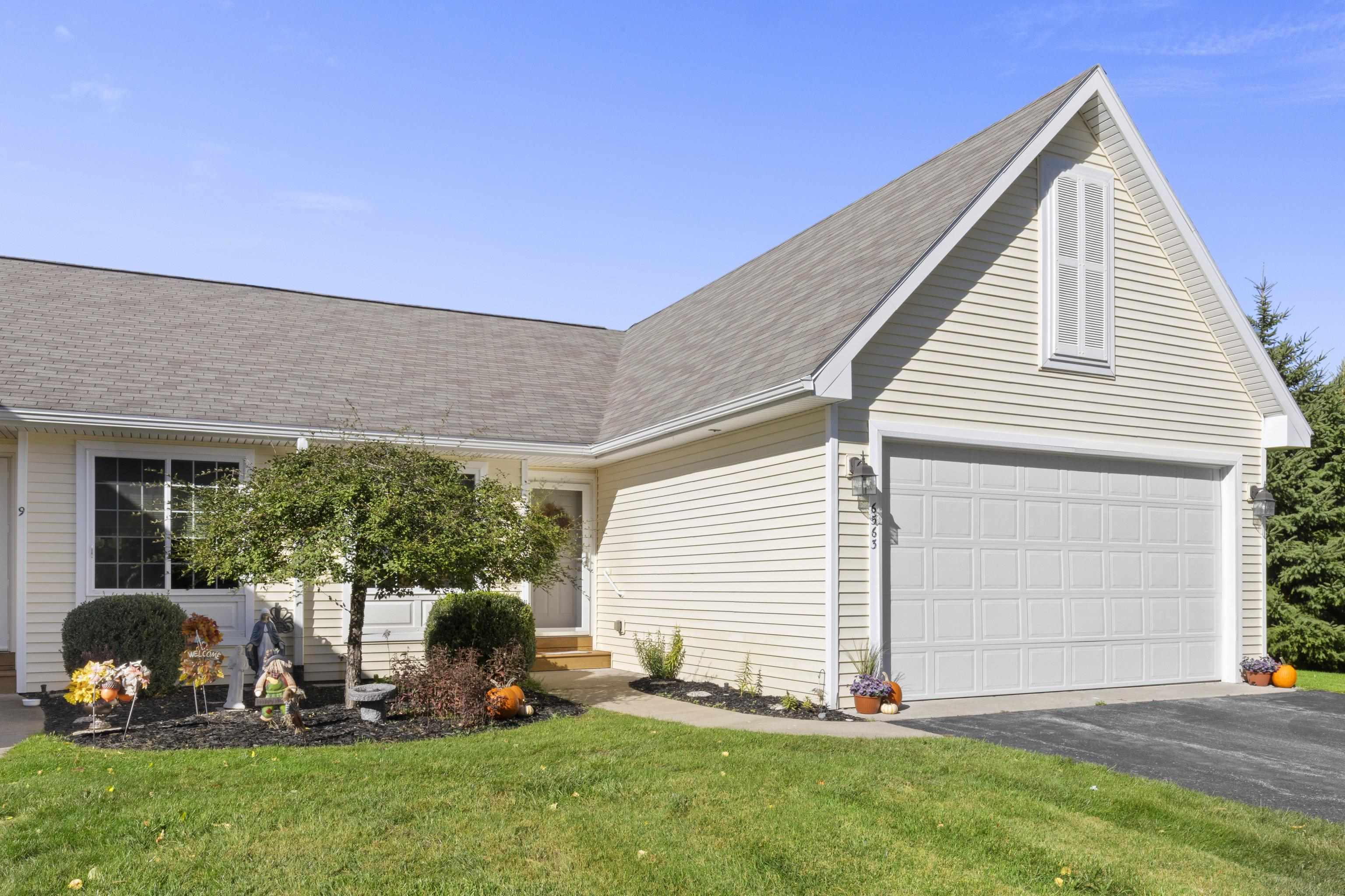 6563 MacDonald Road — photo
