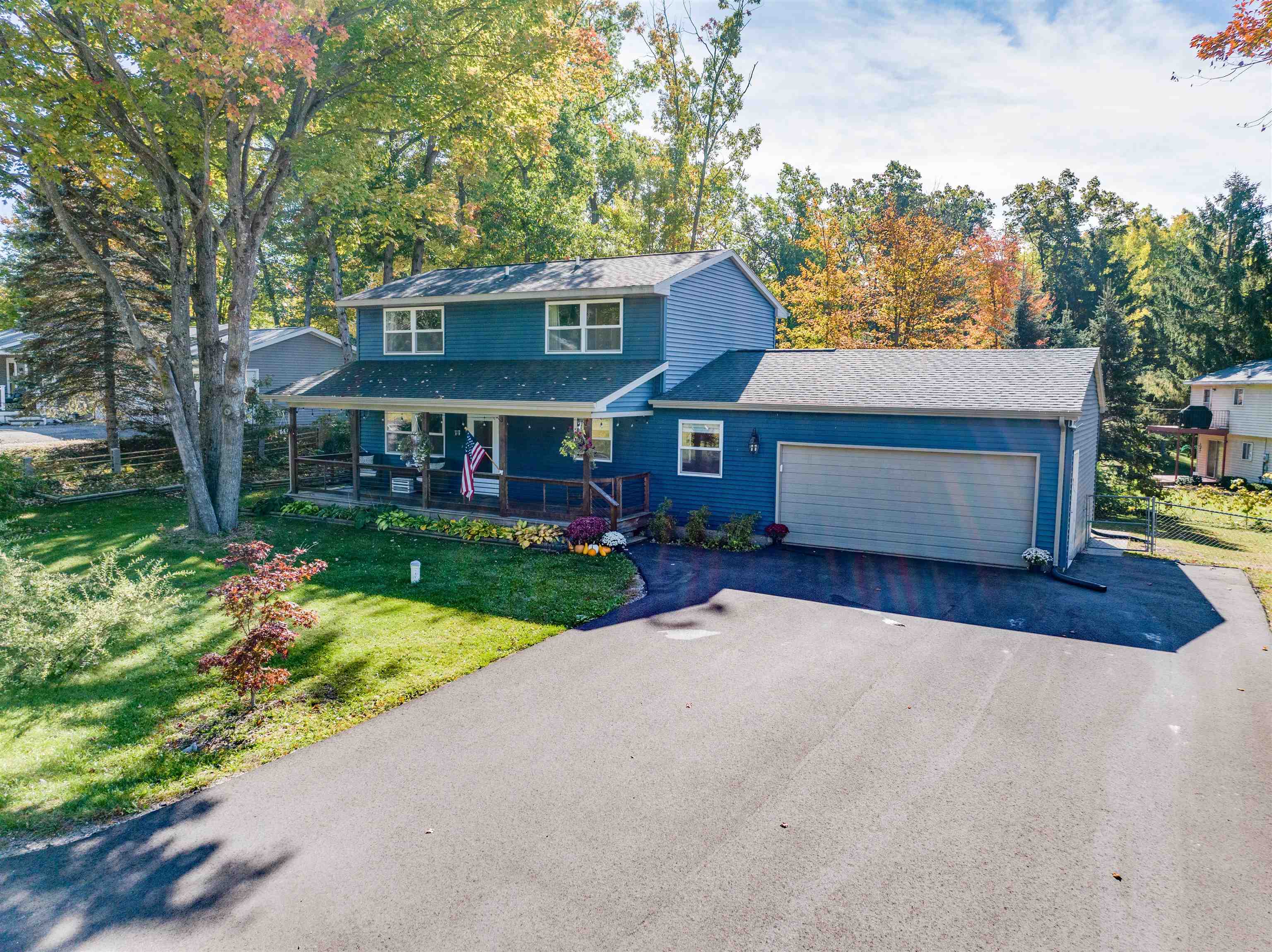 1558 Fawn Lake Drive — photo