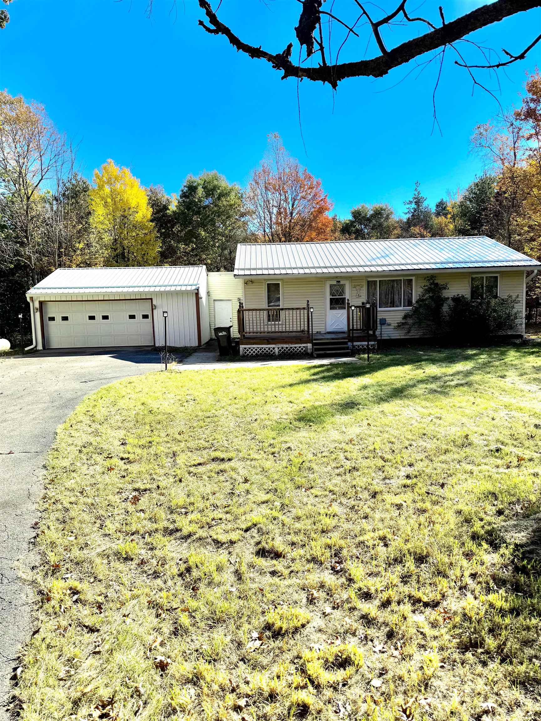 4611 S Dickerson Road — photo