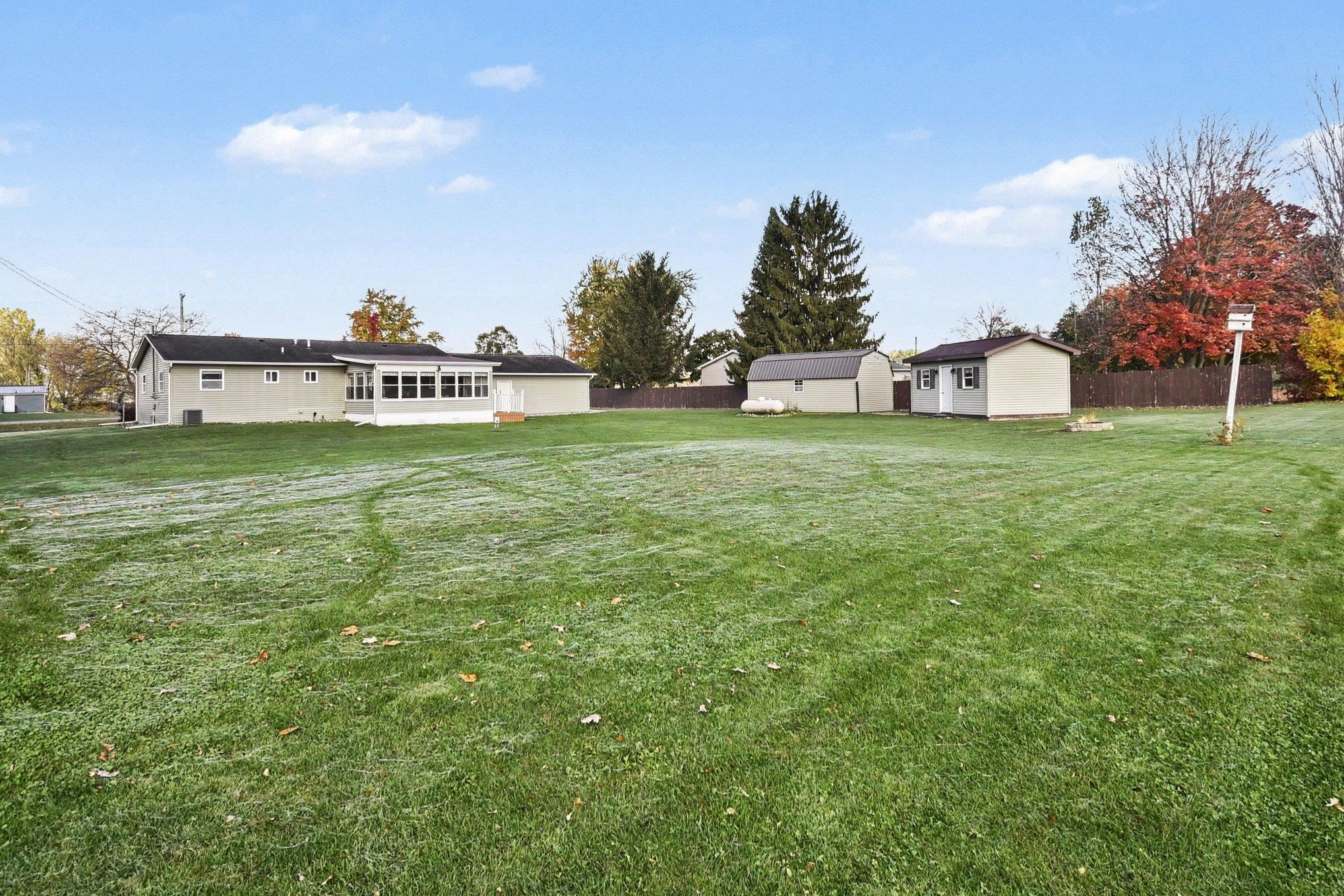 5703 S Shepherd Road, Shepherd, MI 48883 — photo 2