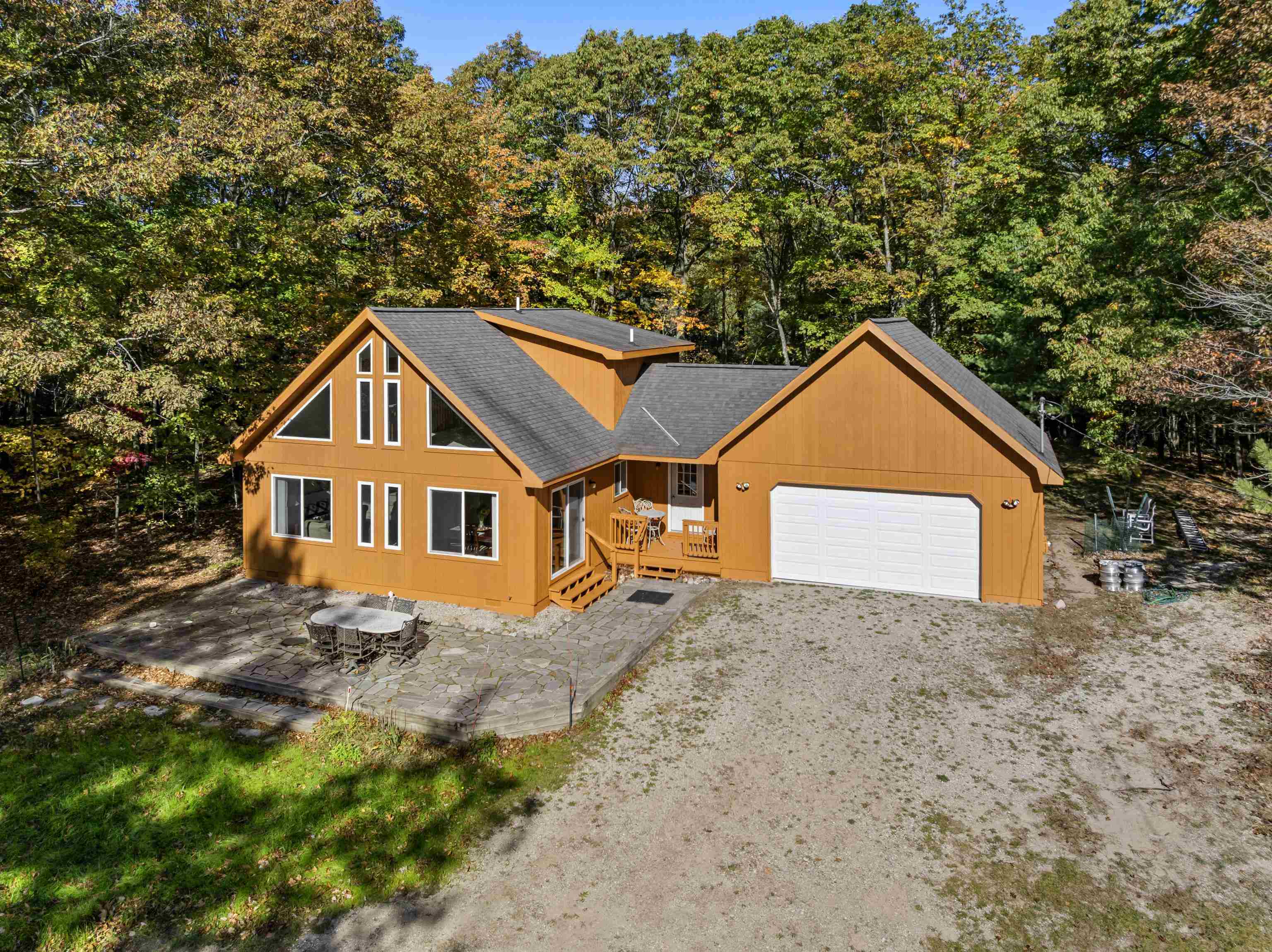 6570 Edgewater Drive — photo