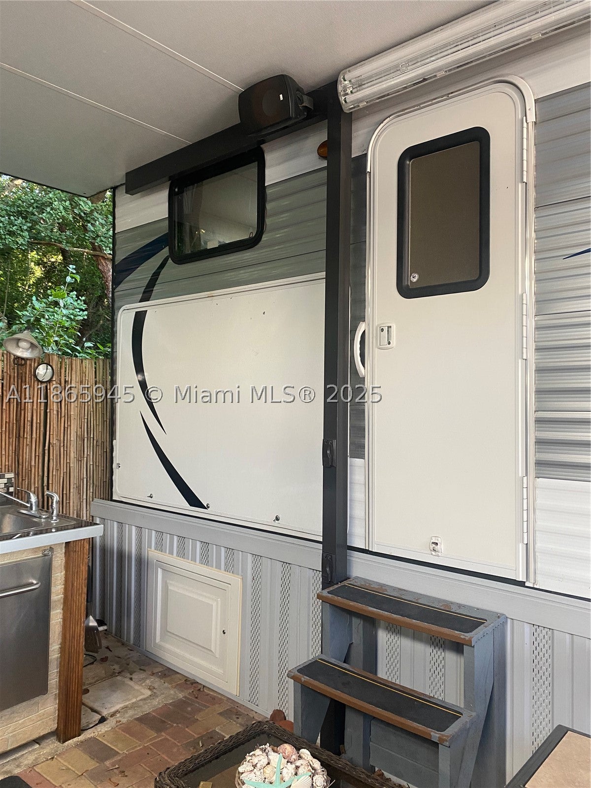 325 Calusa St #120 — photo