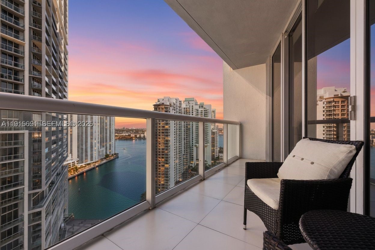 495 Brickell Ave 2206 — photo