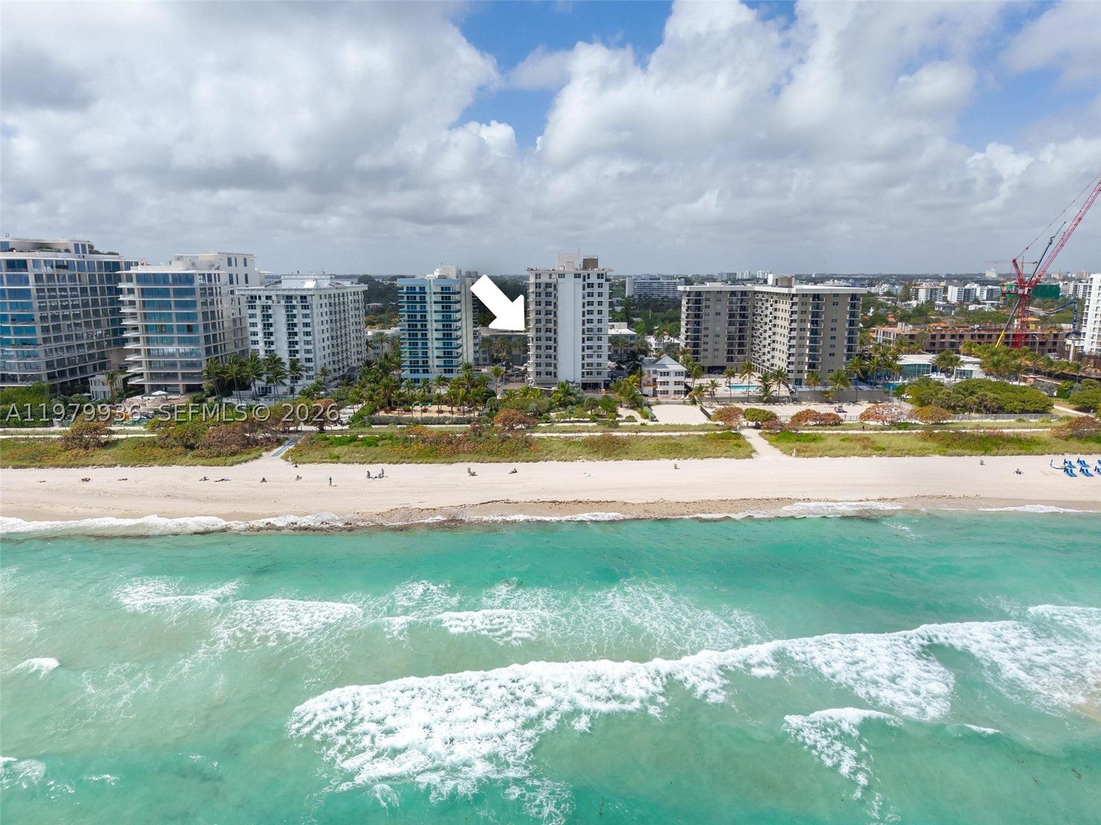9225 Collins Ave 610 — photo
