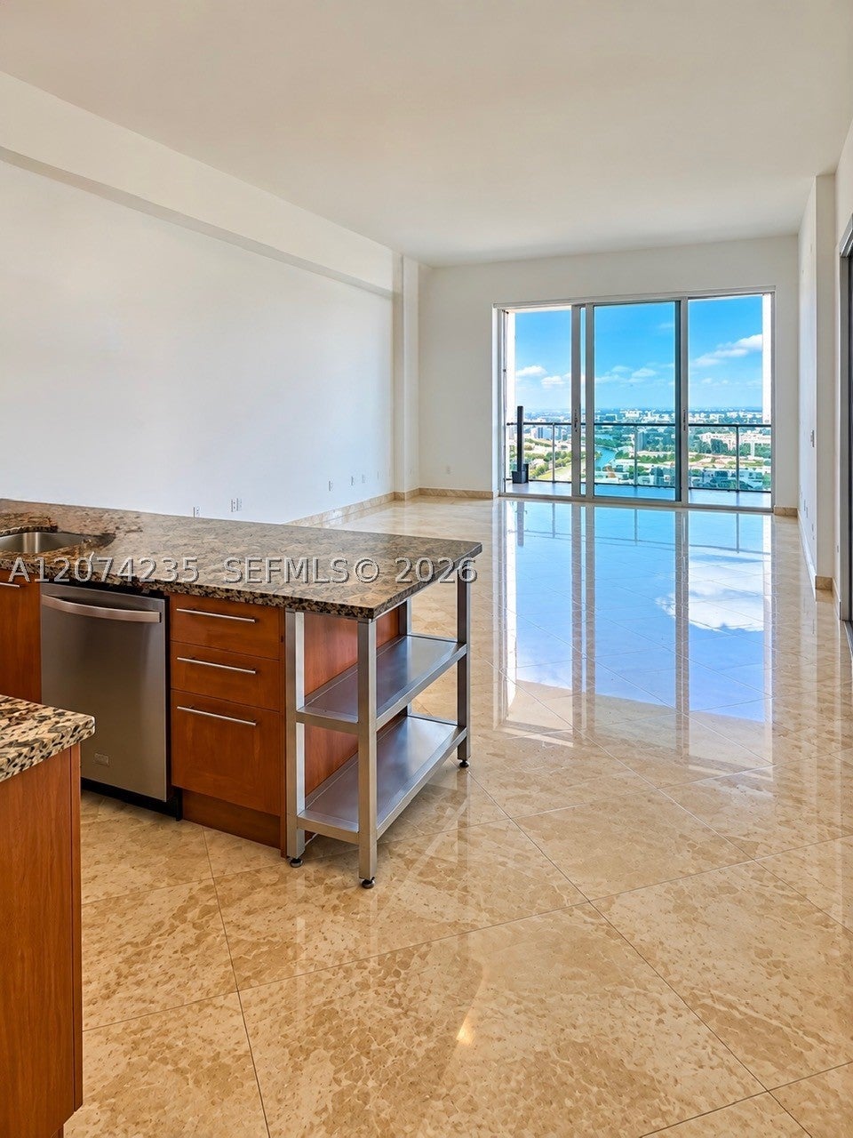 185 SW 7th St 4303 — photo