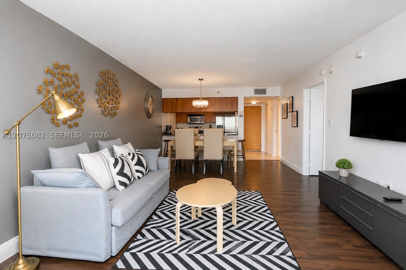 1200 Brickell Bay Dr 3207 — photo