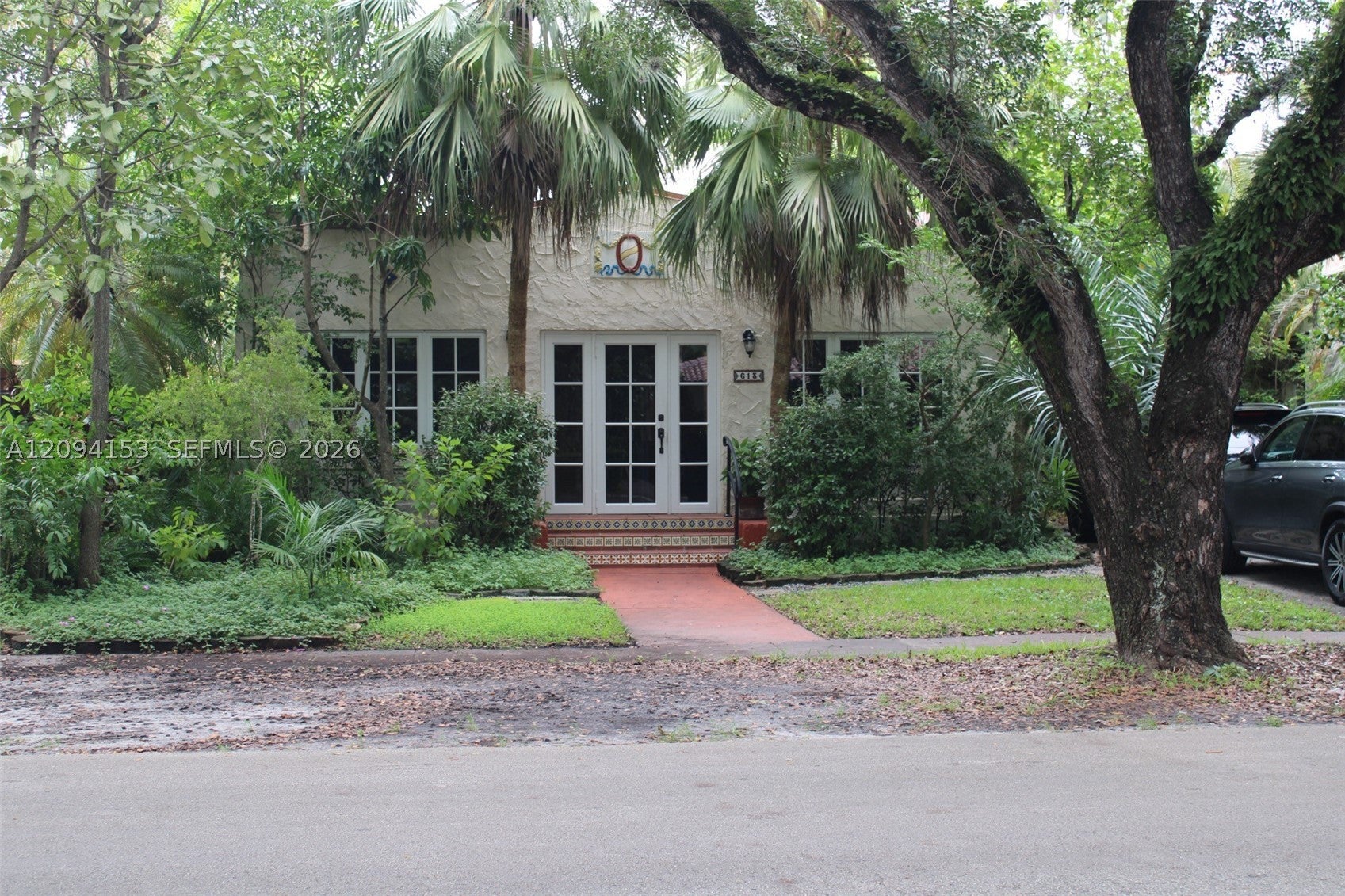 613 Navarre Ave — photo