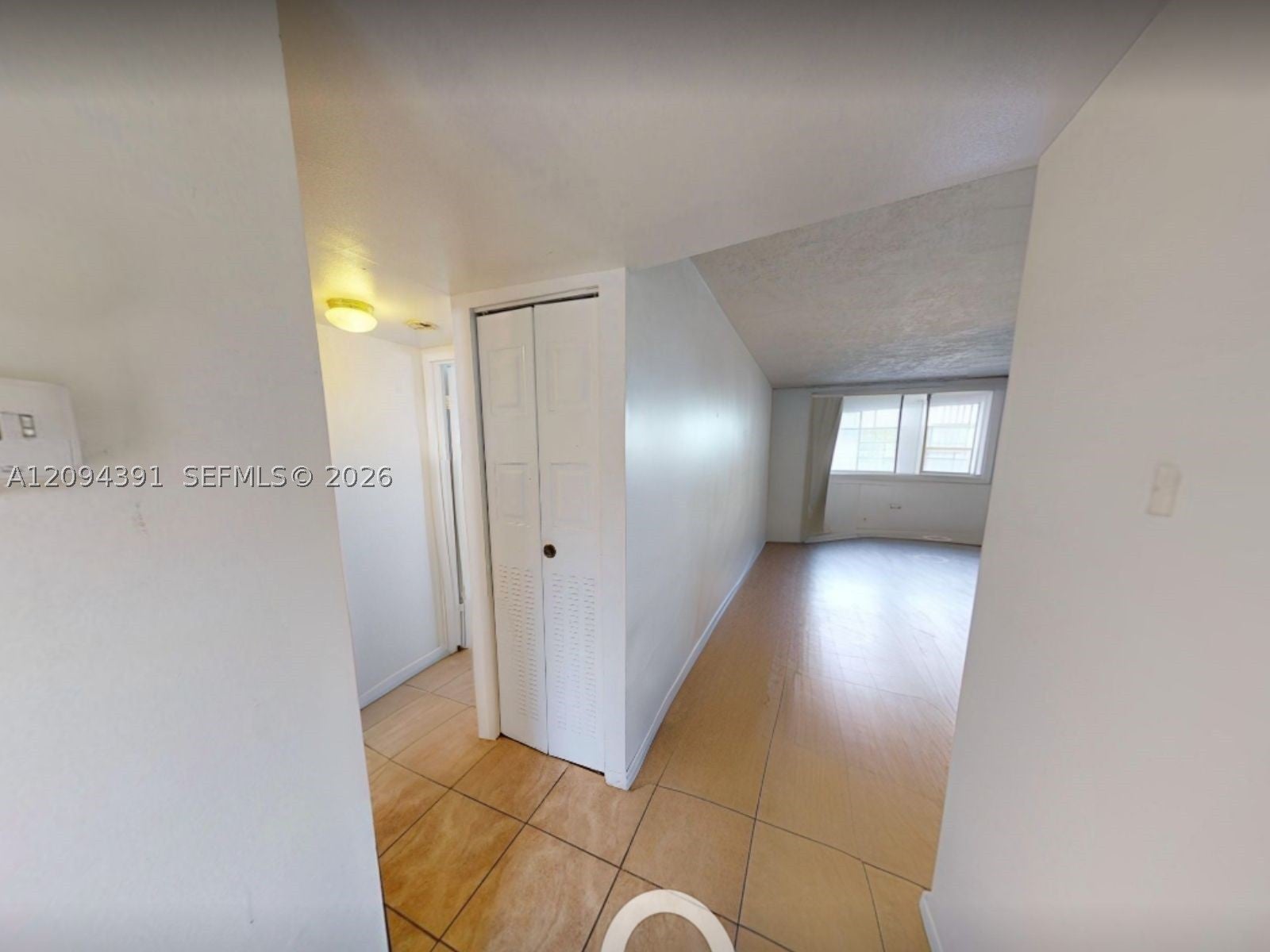 2841 Somerset Dr 307 — photo
