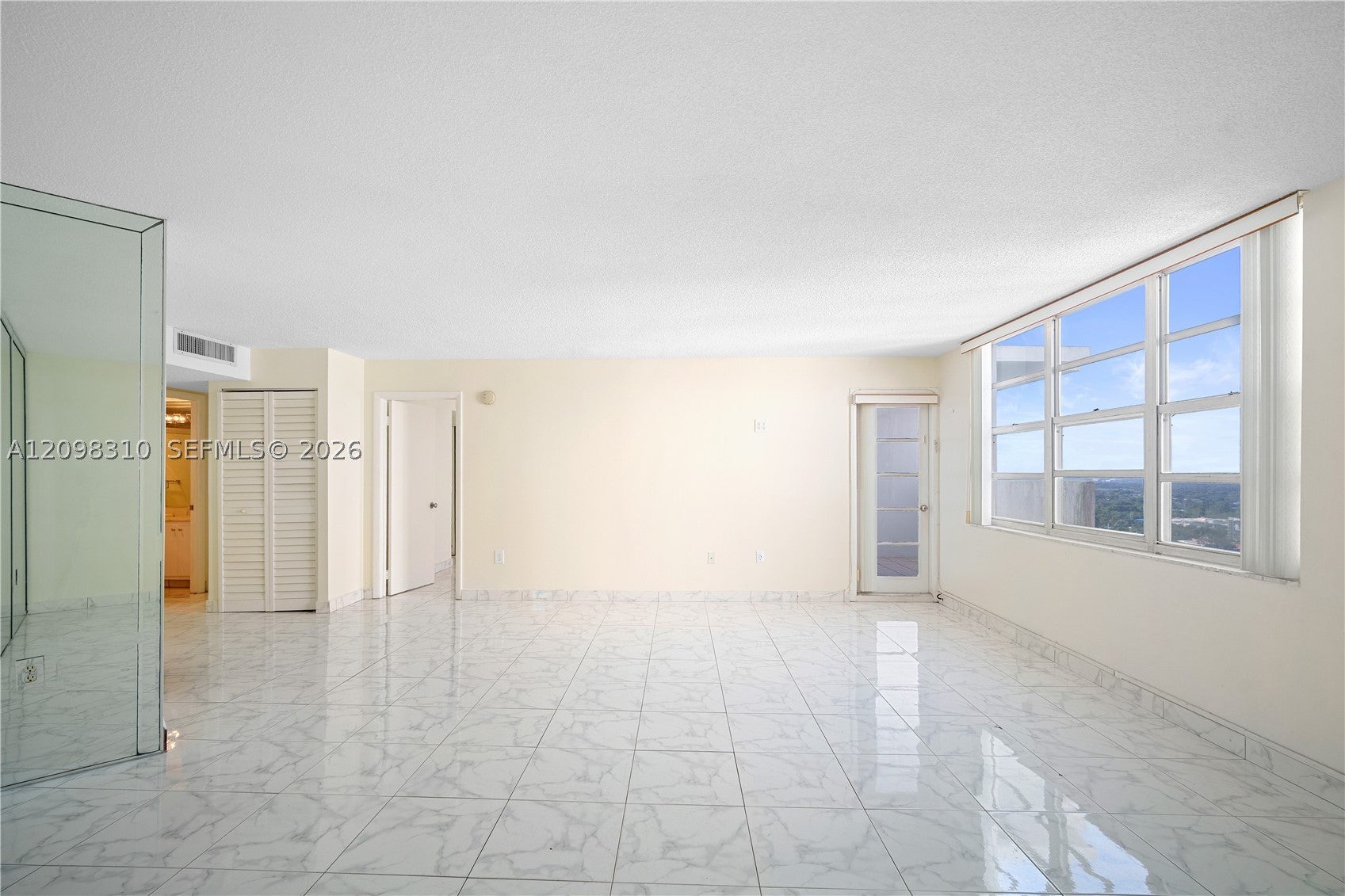 2750 NE 183rd St Ph06 — photo