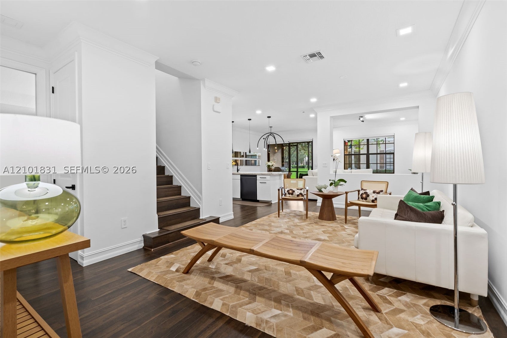 124 W Riverwalk Cir W — photo